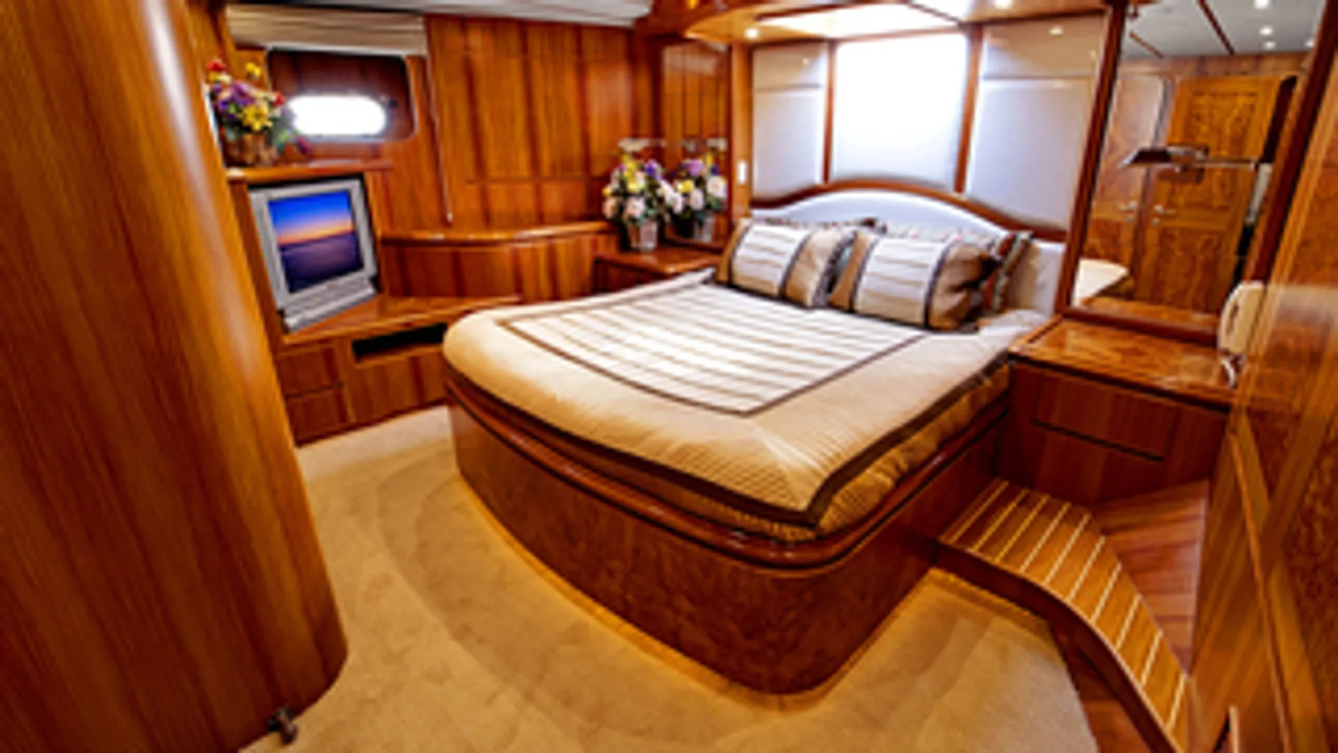 106' Custom Yacht