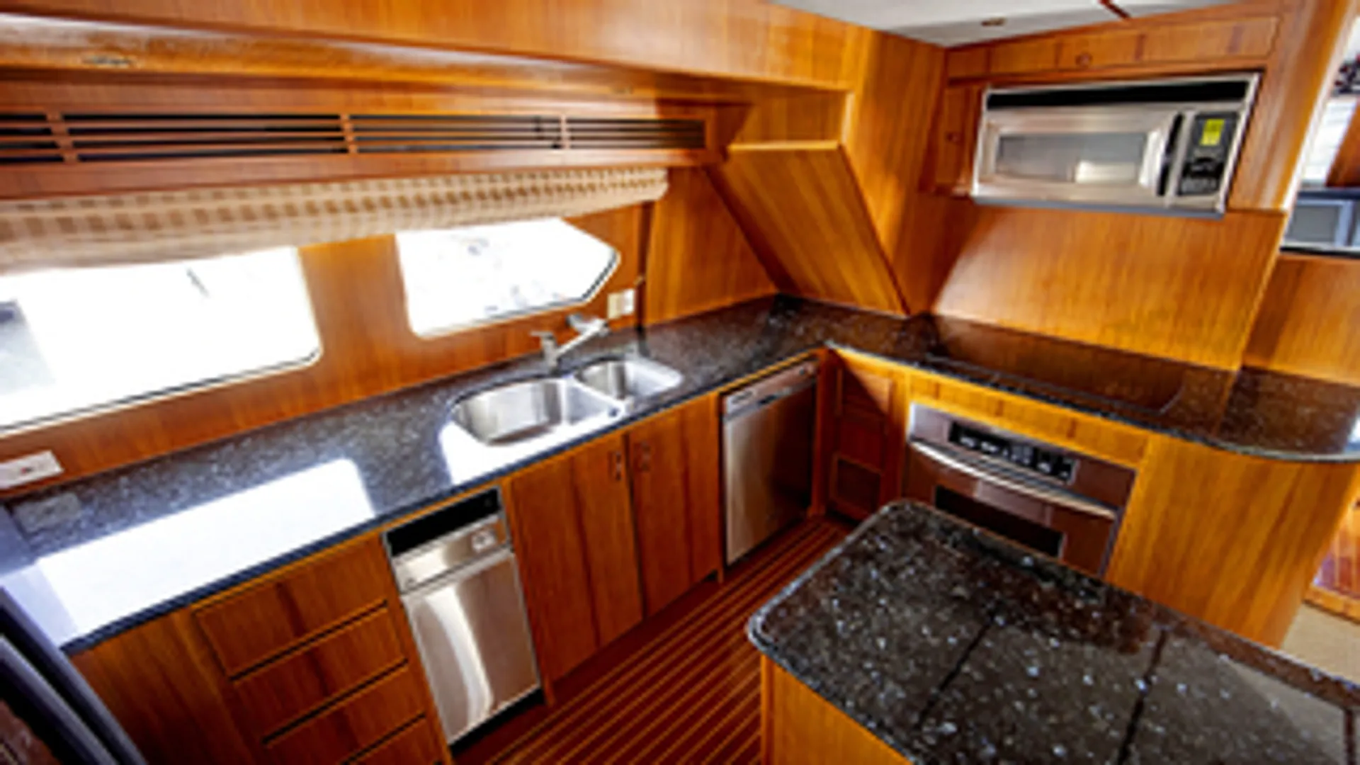 106' Custom Yacht