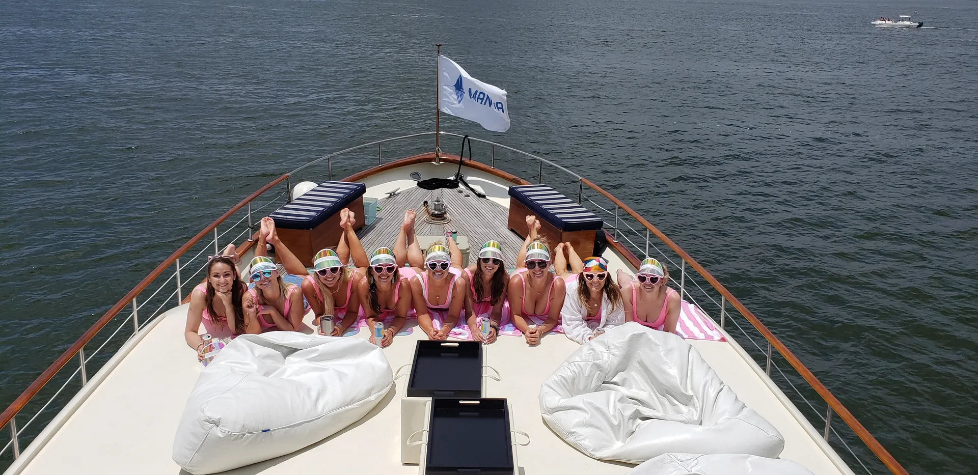 80' Luxury classic yacht - Charter the Netflix Outerbanks yacht!