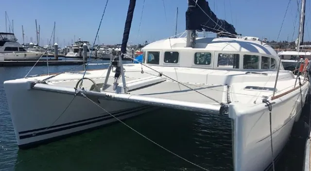 Rent a Lagoon catamaran in Oakland, CA near me