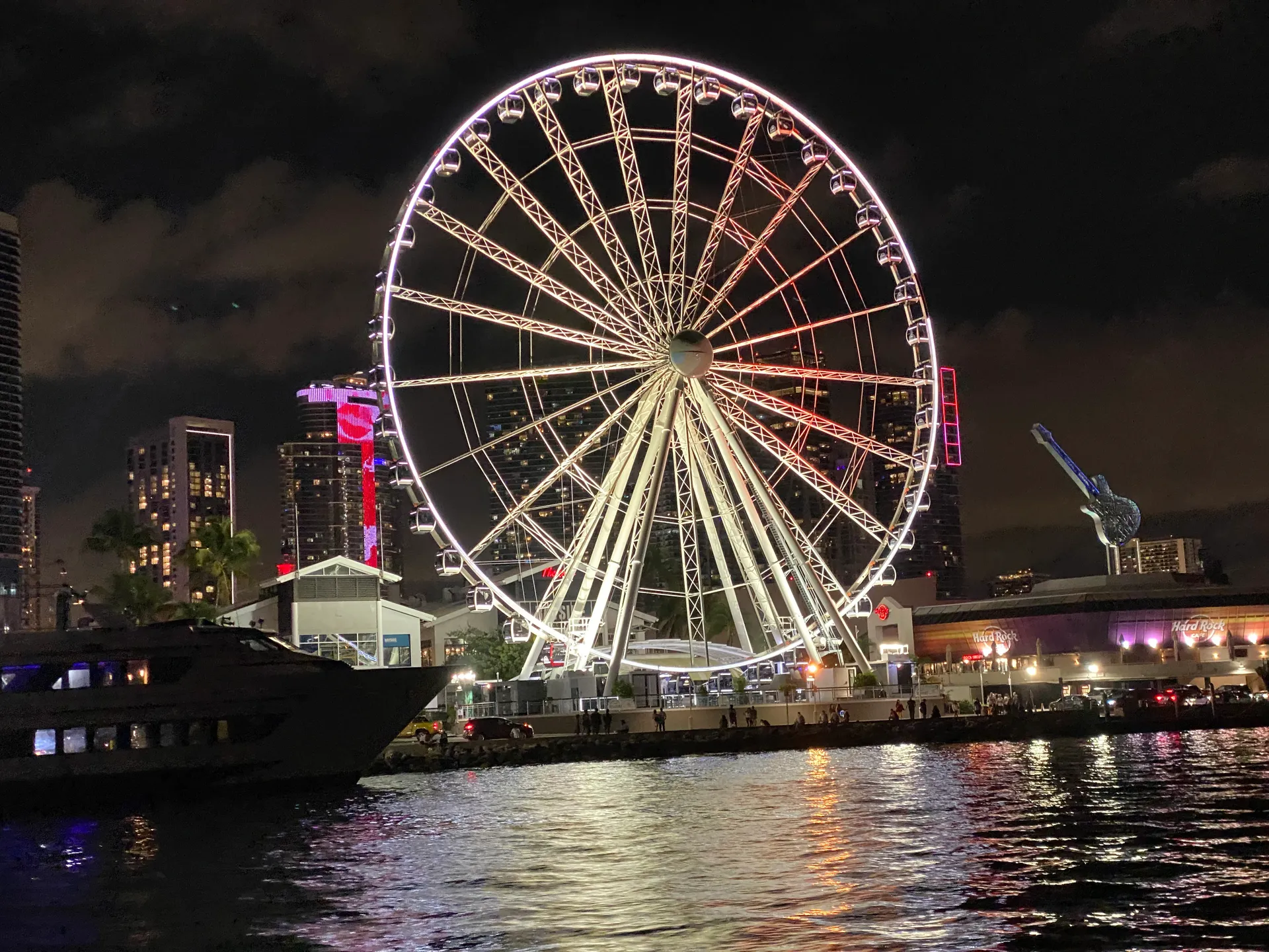 37' Sea Ray FREE HOUR!! USCG Captains Available.