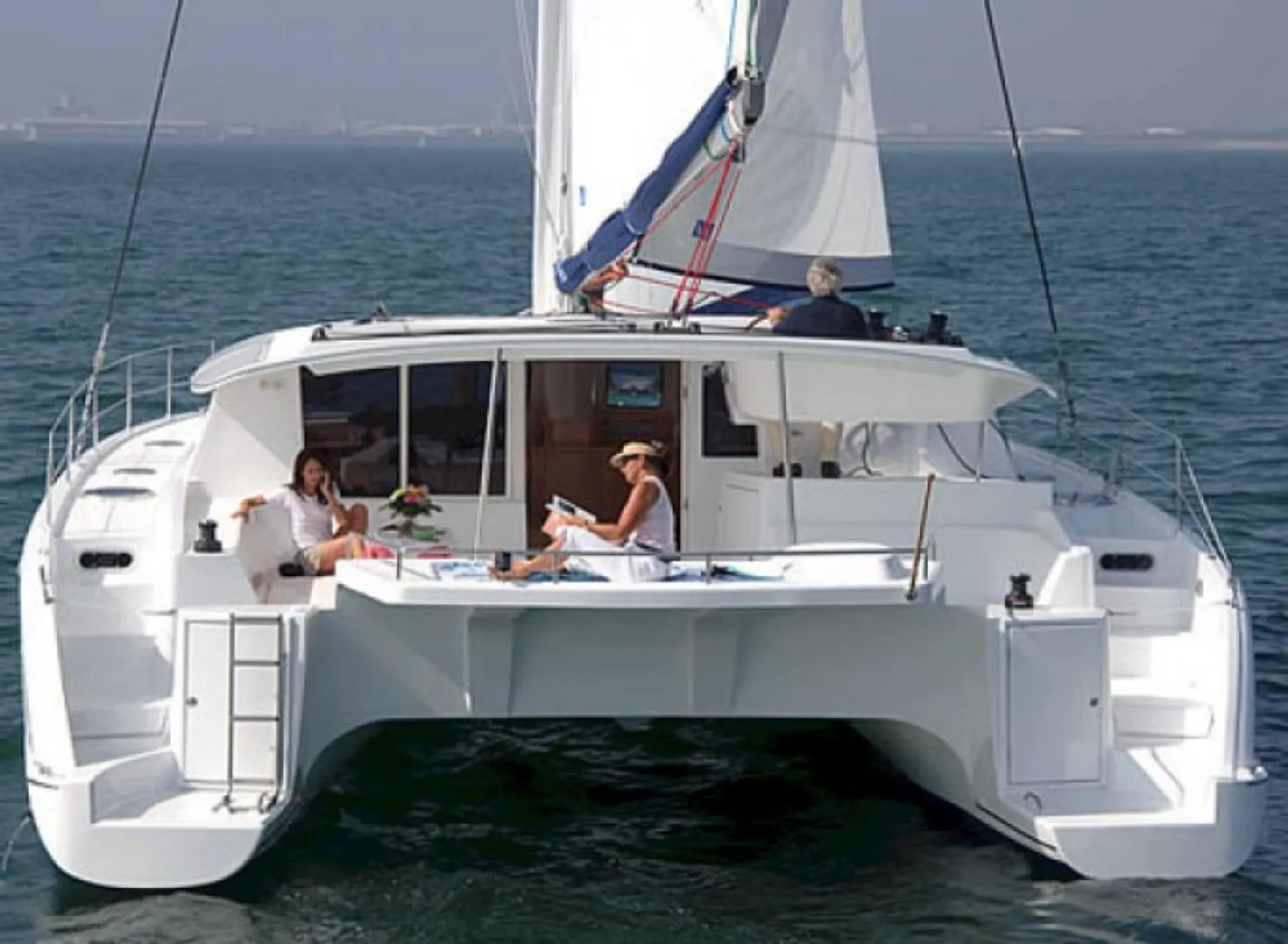 Catamaran Cruiser Fountaine Pajot Salina 48 in Stock Island, FL — photo 3