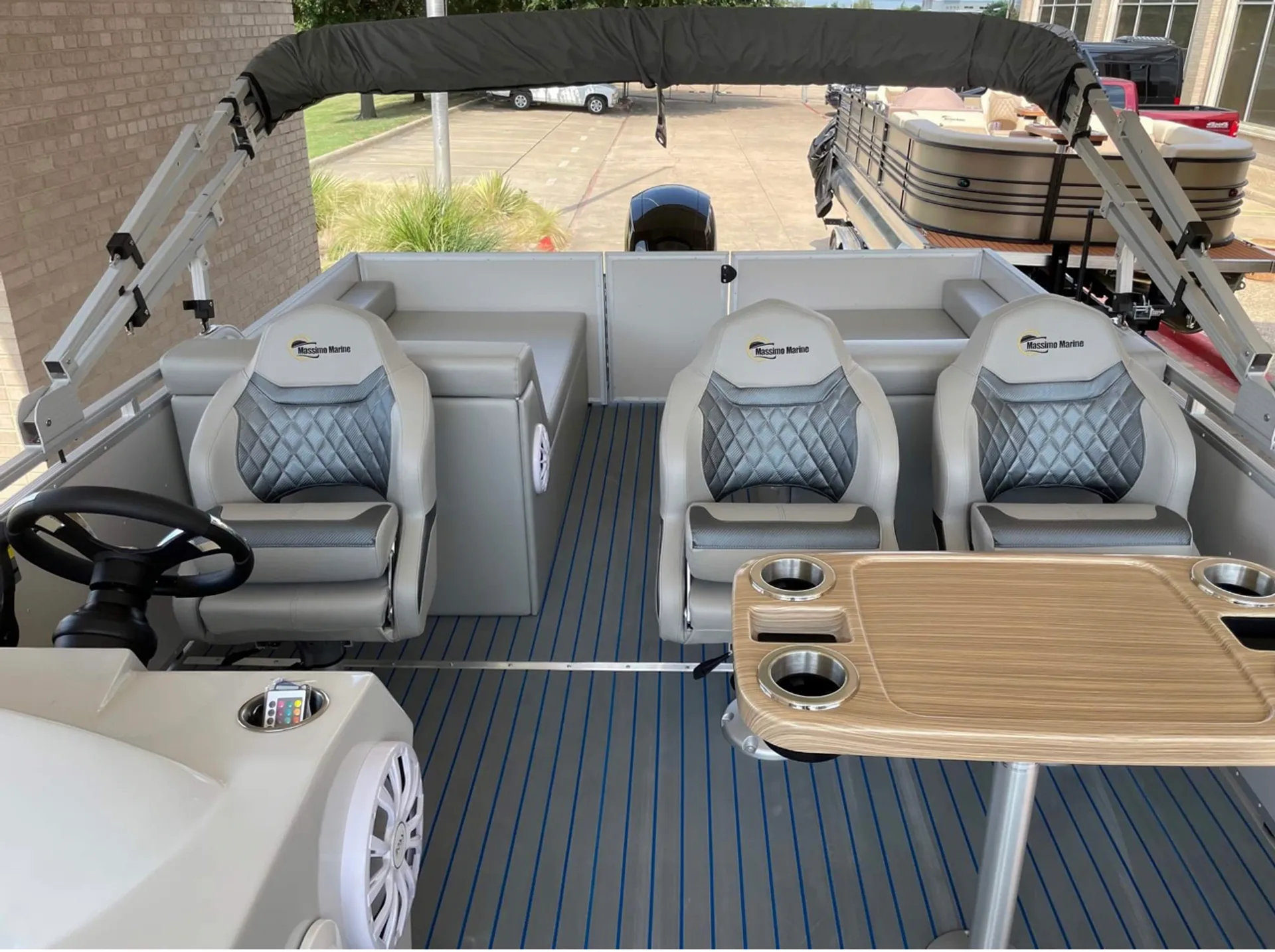  2021 Pontoon-23’ Lounger  (Rent 4 day get 3 free)