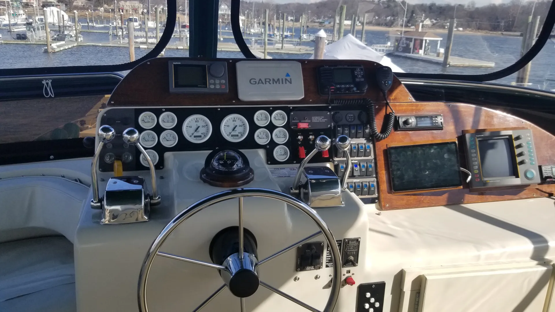 Silverton Marine 46 Aft Cabin in Port Washington, NY — photo 4