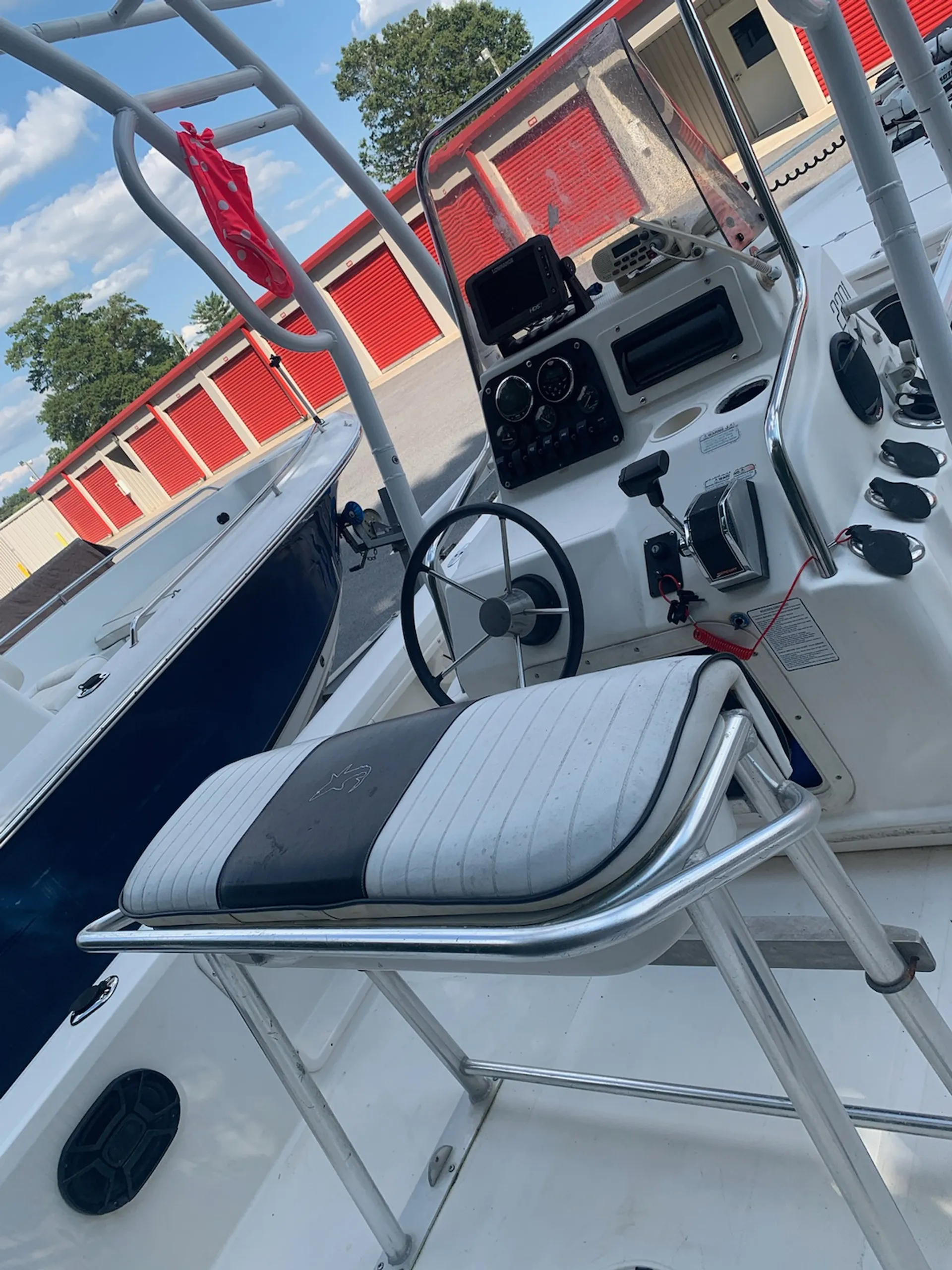 Mako Marine 2201 W/150XL Opti  in Little Elm, TX — photo 8