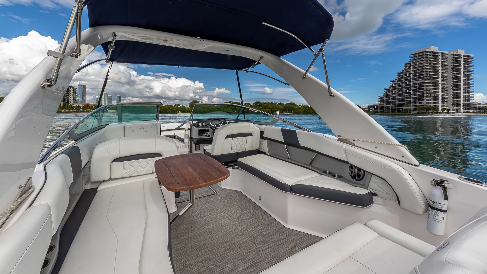 Breathtaking Skyline Boat Tour Day&Night -No hidden fee-