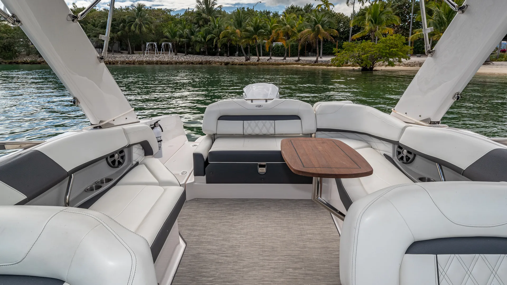 Breathtaking Skyline Boat Tour Day&Night -No hidden fee-