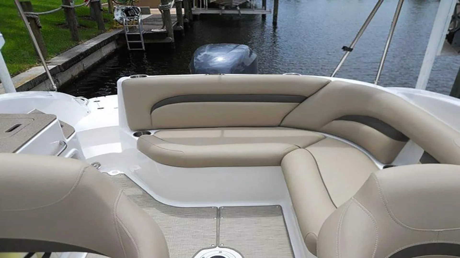 Free Extra 1 Hours!! Fully Loaded Fast, Spacious, Bluetooth radio!