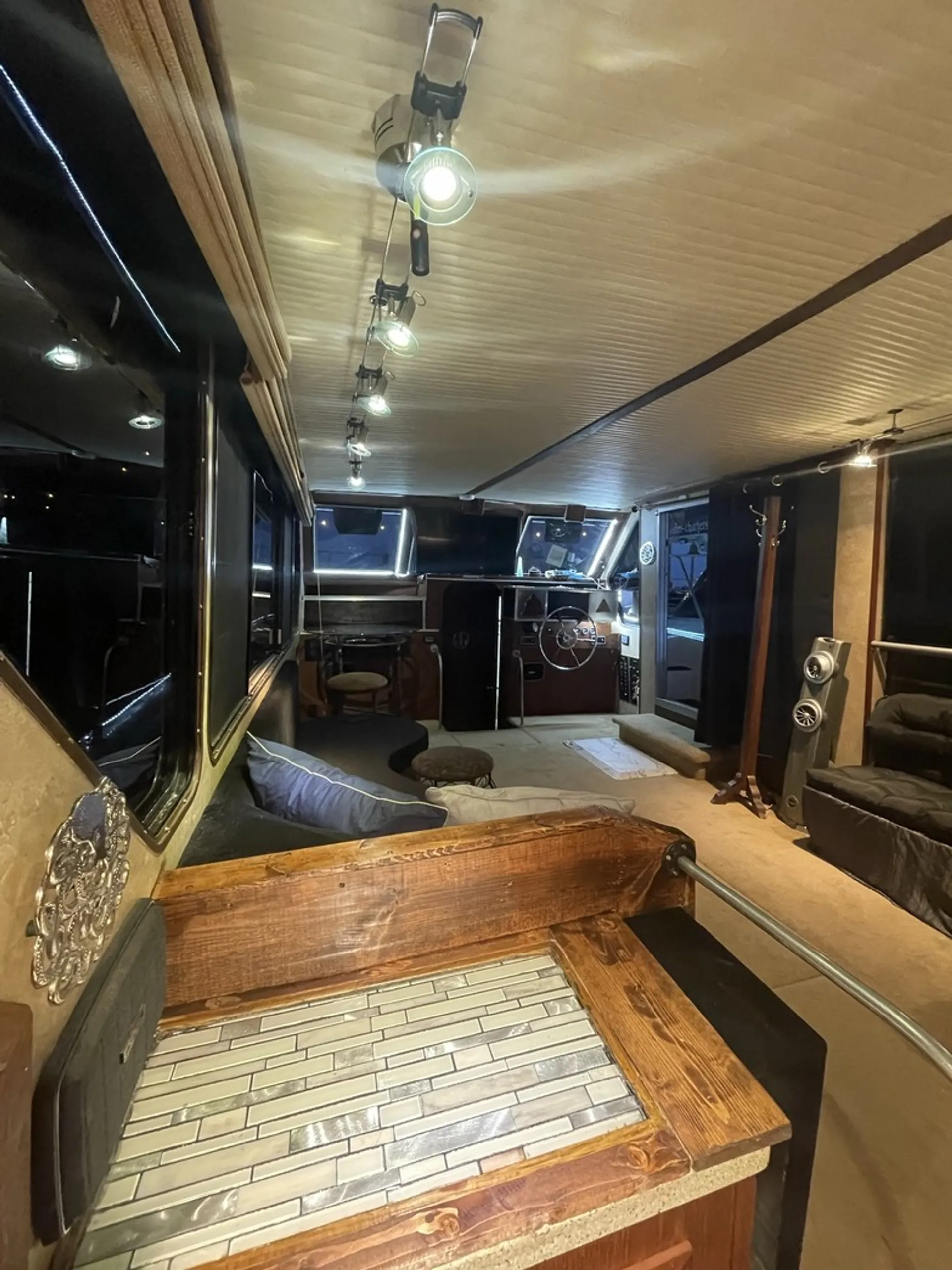 LARGEST LUXURY YACHT RENTAL ON LAKE LEWISVILLE TEXAS