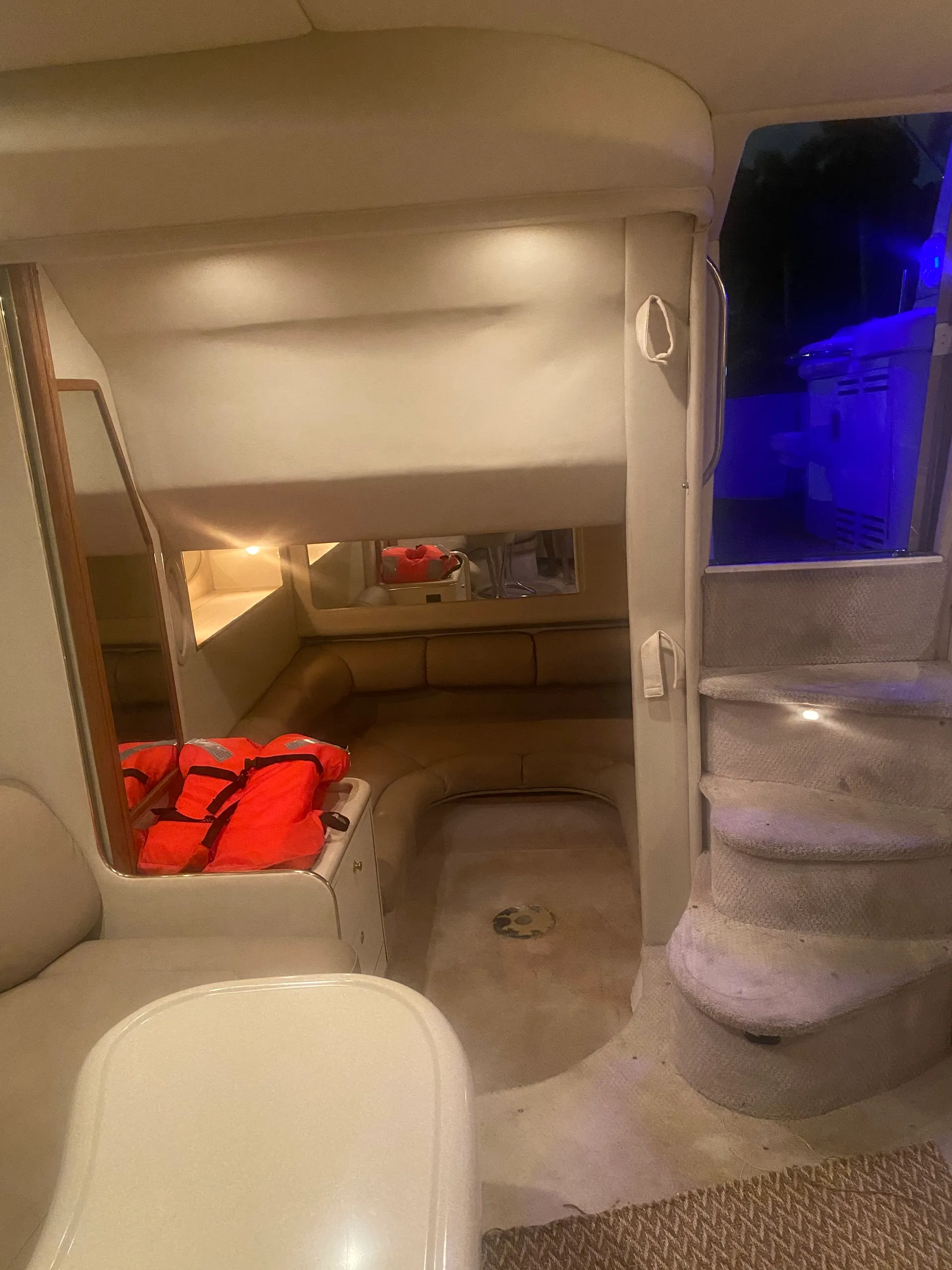 Sea Ray Boats 370 Sundancer in North Miami Beach, FL — photo 5