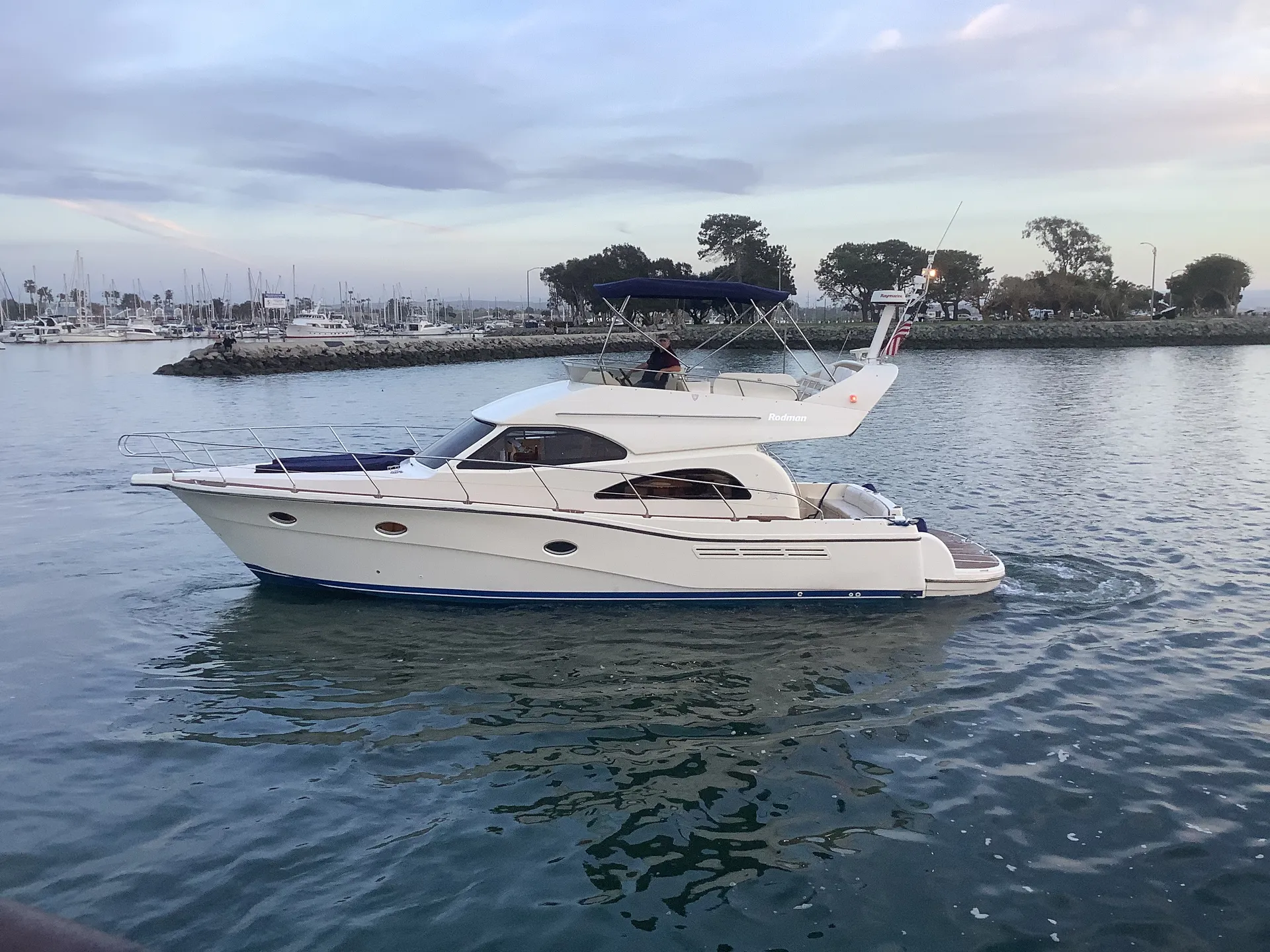 44' Express Cruiser Motor Yacht, specialized in making memories!!