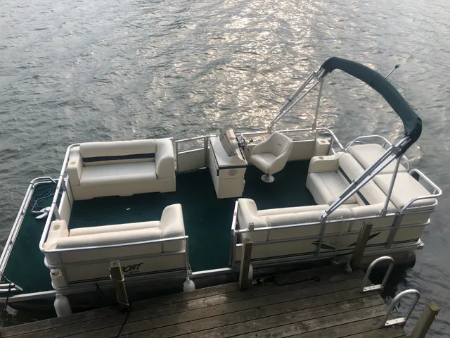 Rent a Crest Pontoons pontoon in Findley Lake, NY near me