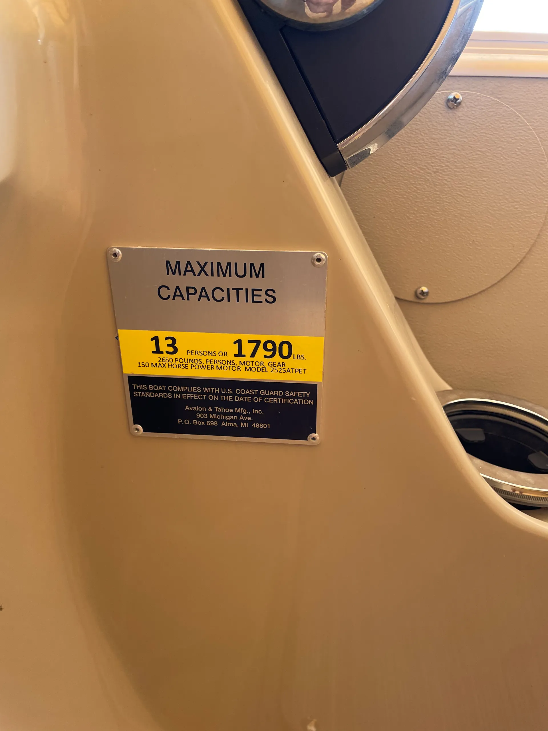 Tahoe Pontoons 26' Cascade Quad Lounge in Vandalia, MI — photo 9