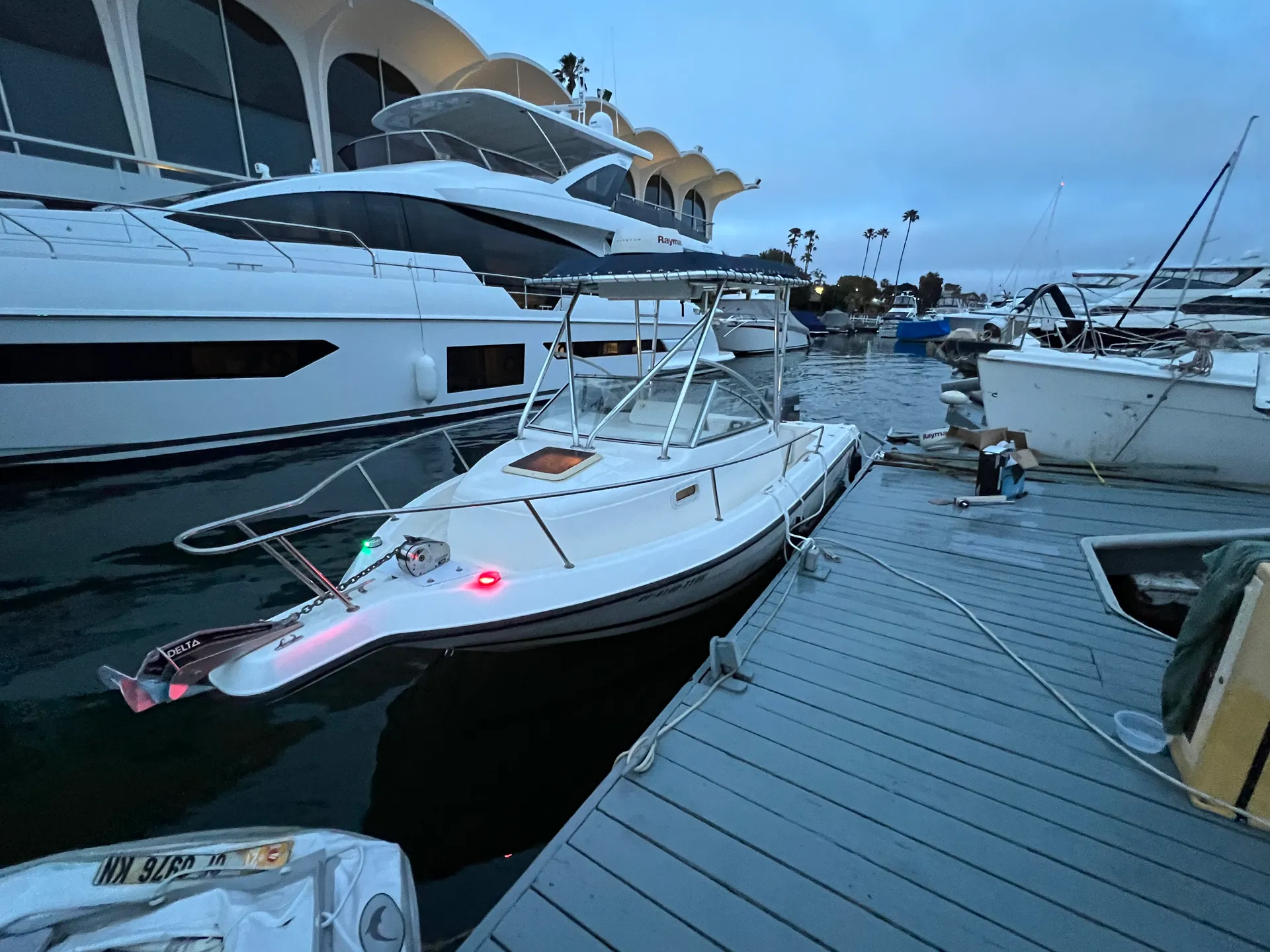 Century Boats 2100 Walkaround in Costa Mesa, CA — photo 2
