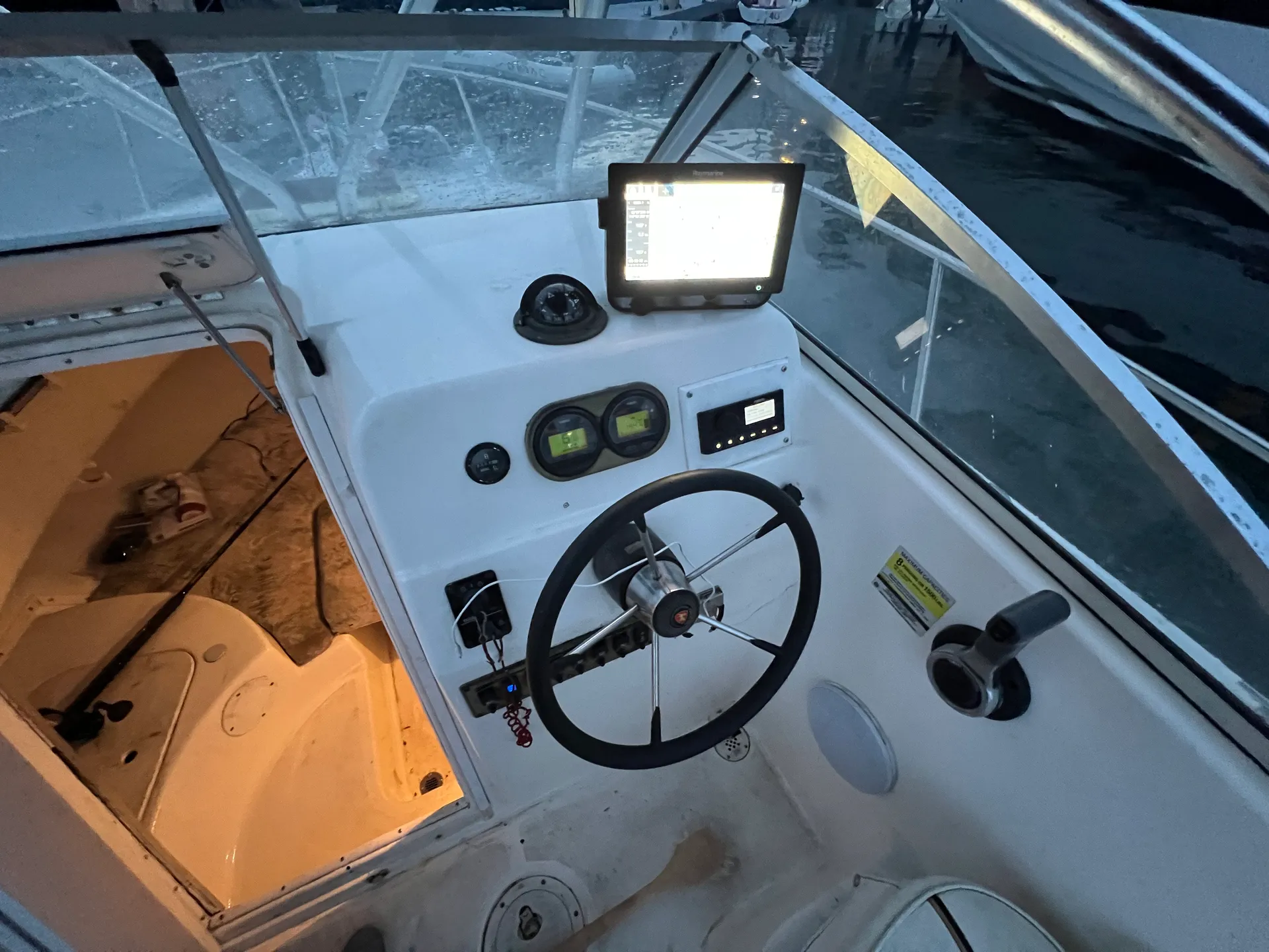 Century Boats 2100 Walkaround in Costa Mesa, CA — photo 3