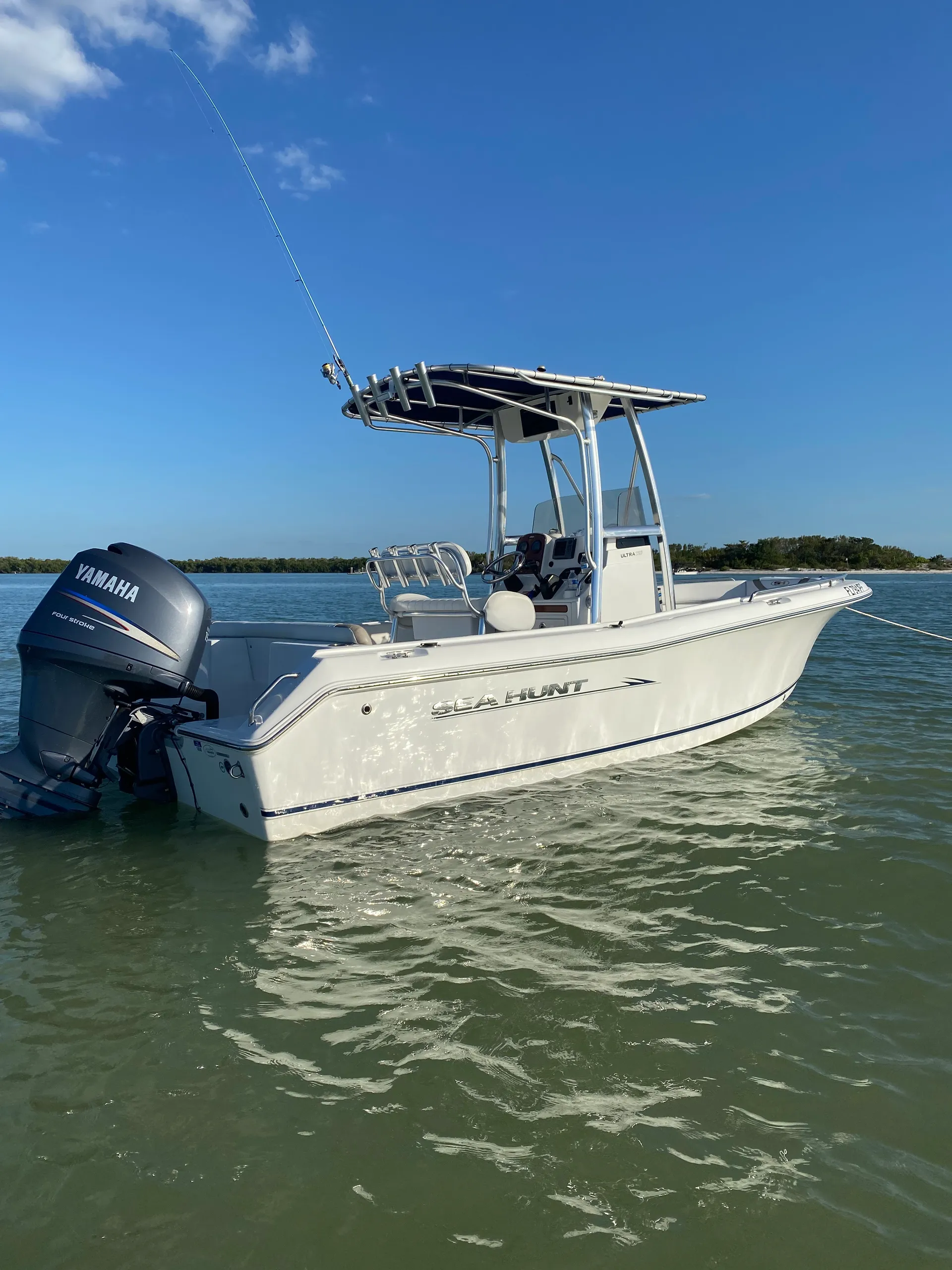 Sea Hunt Boats Ultra 210 in Fort Myers Beach, FL — photo 3