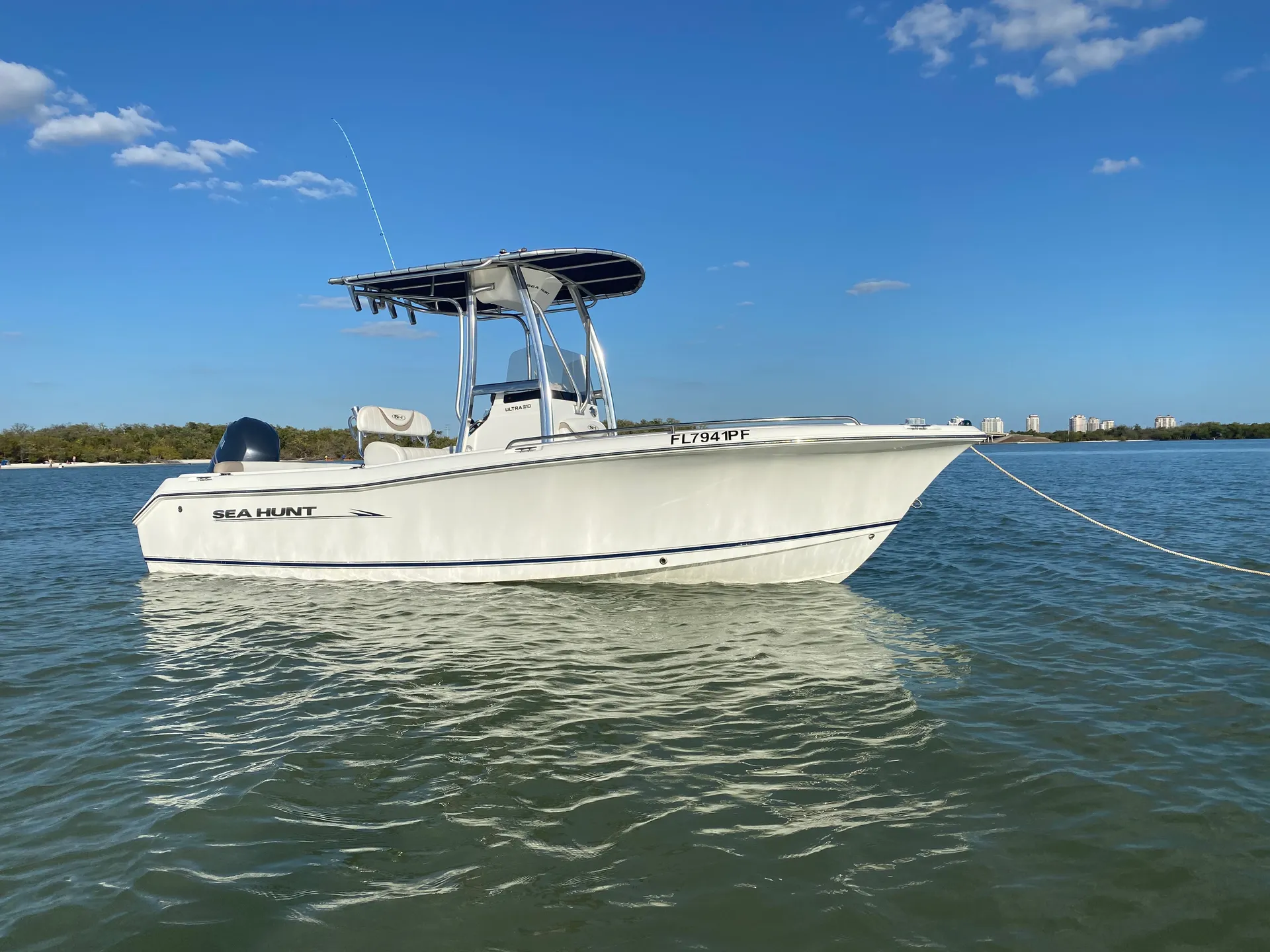 Sea Hunt Boats Ultra 210 in Fort Myers Beach, FL — photo 5