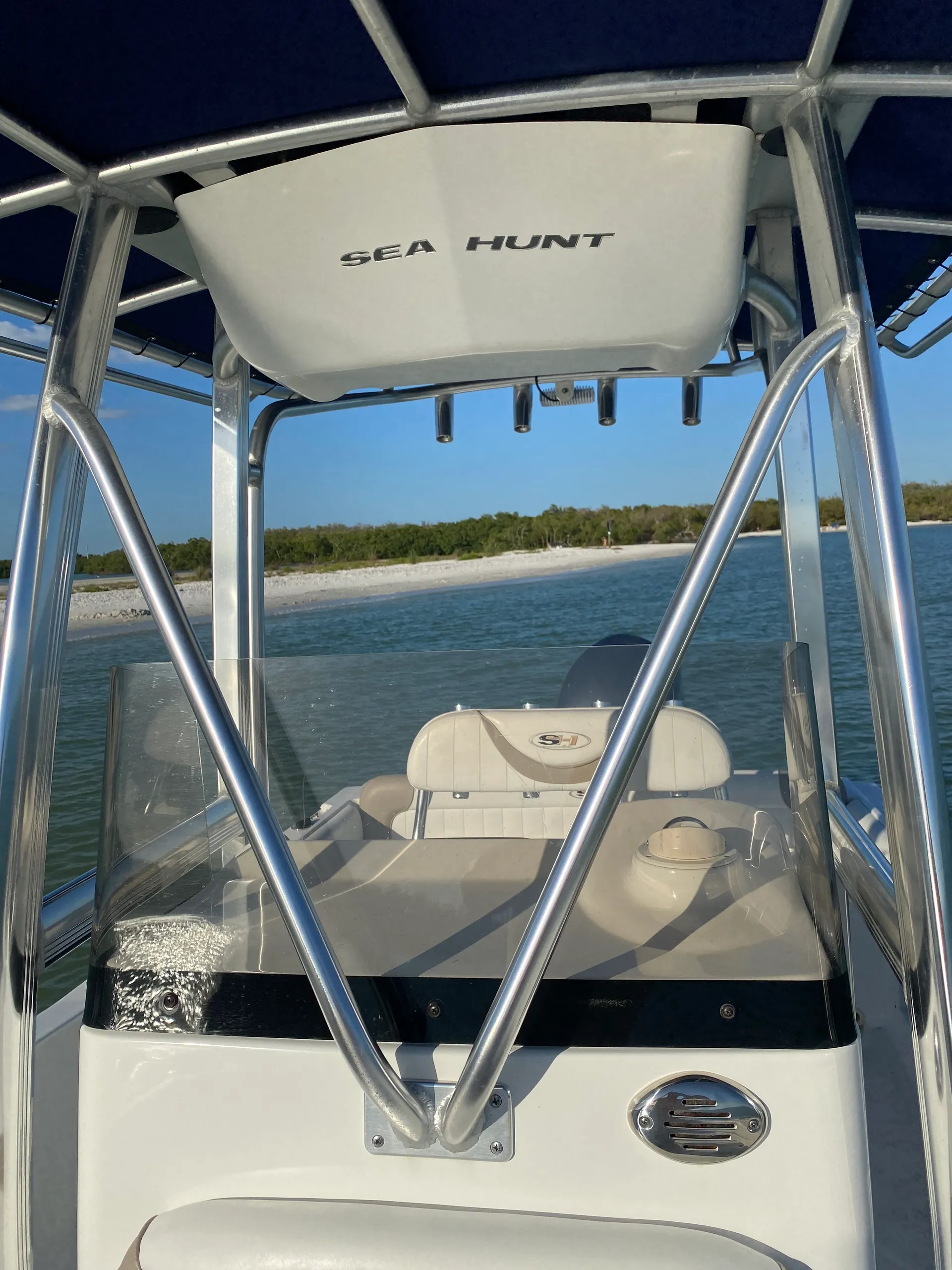 Sea Hunt Boats Ultra 210 in Fort Myers Beach, FL — photo 6