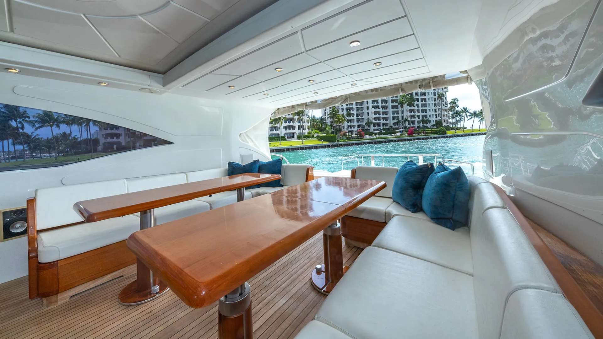 Mangusta 72 in Miami Beach, FL — photo 8