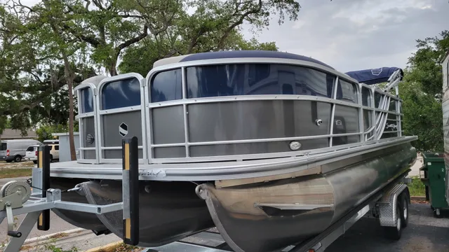 Rent a SOUTH BAY PONTOONS pontoon in Clearwater, FL near me