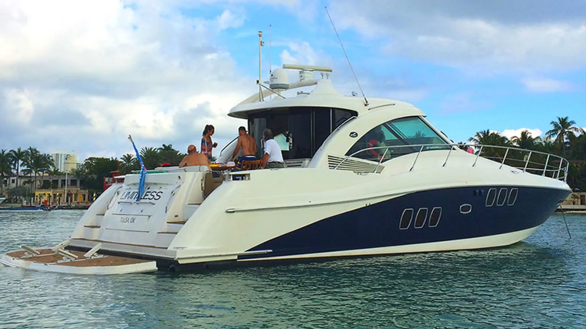 Sea Ray Boats 60 Sundancer in Chicago, IL — photo 6