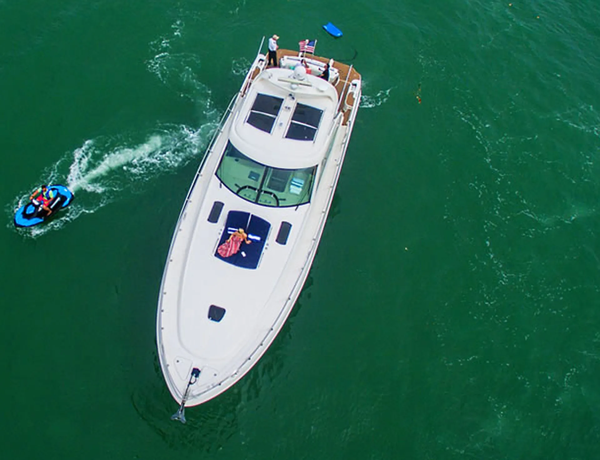 Sea Ray Boats 60 Sundancer in Chicago, IL — photo 5