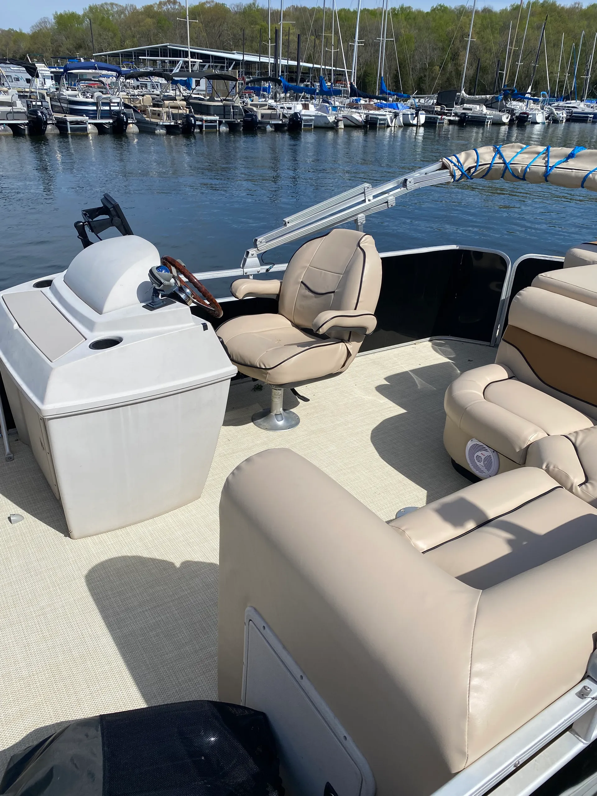 Godfrey Marine Aqua Patio 220 RS 4-Gate in Mt. Juliet, TN — photo 2