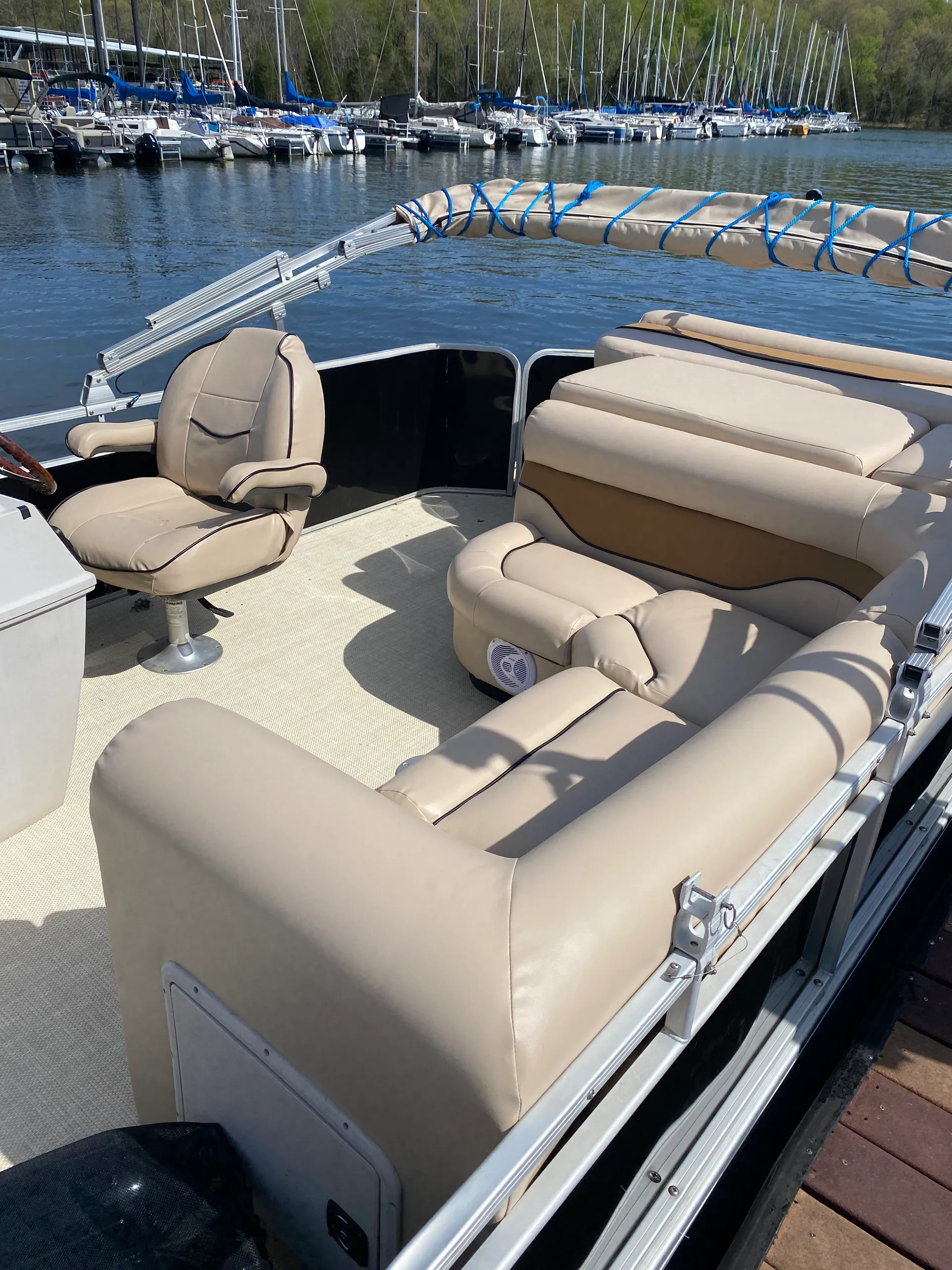 Godfrey Marine Aqua Patio 220 RS 4-Gate in Mt. Juliet, TN — photo 4
