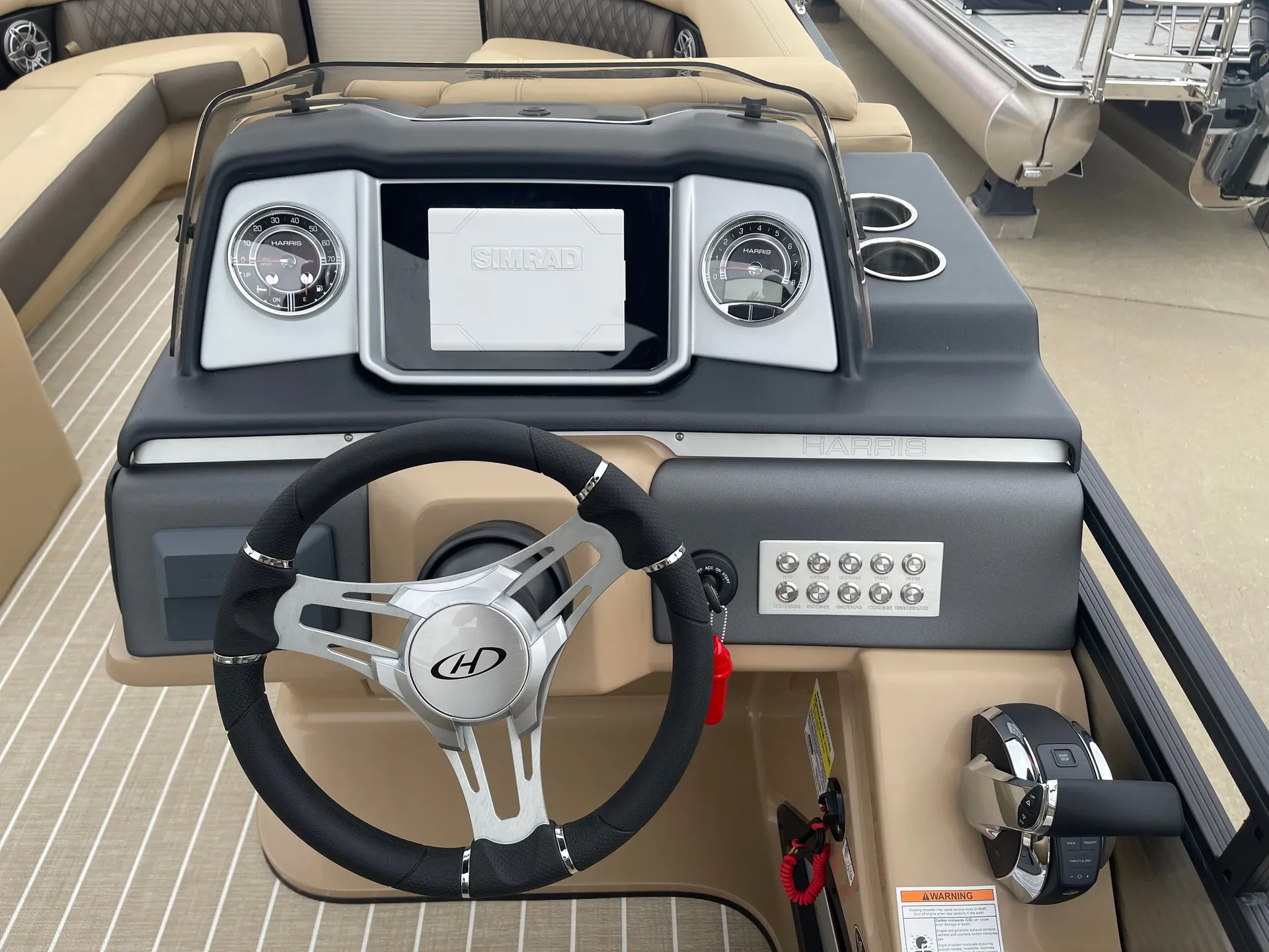 HARRIS BOATS DC 250 SOLSTICE SERIES in Gravois Mills, MO — photo 2