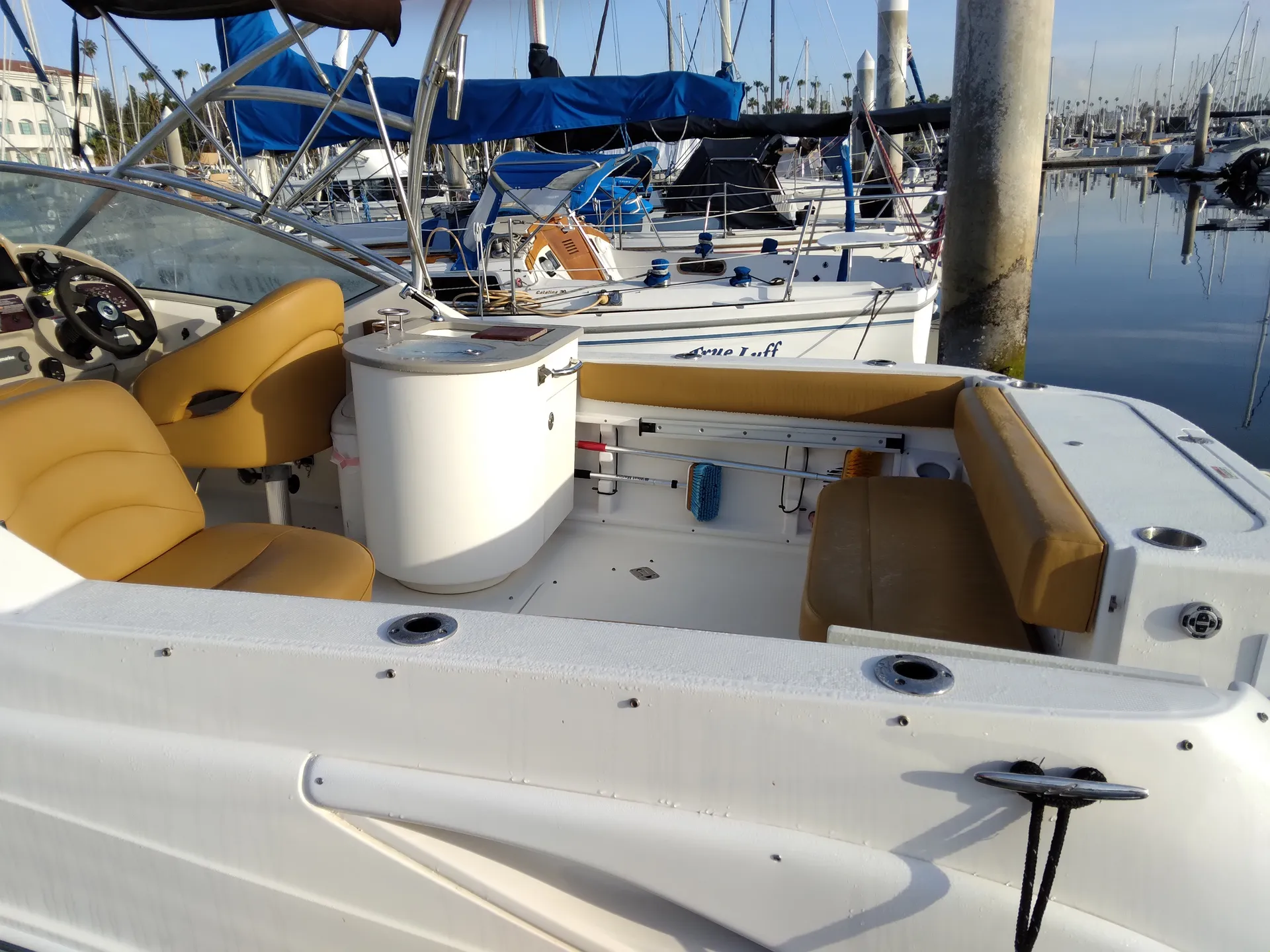 Sea Ray Boats 270 Amberjack in Huntington Beach, CA — photo 4