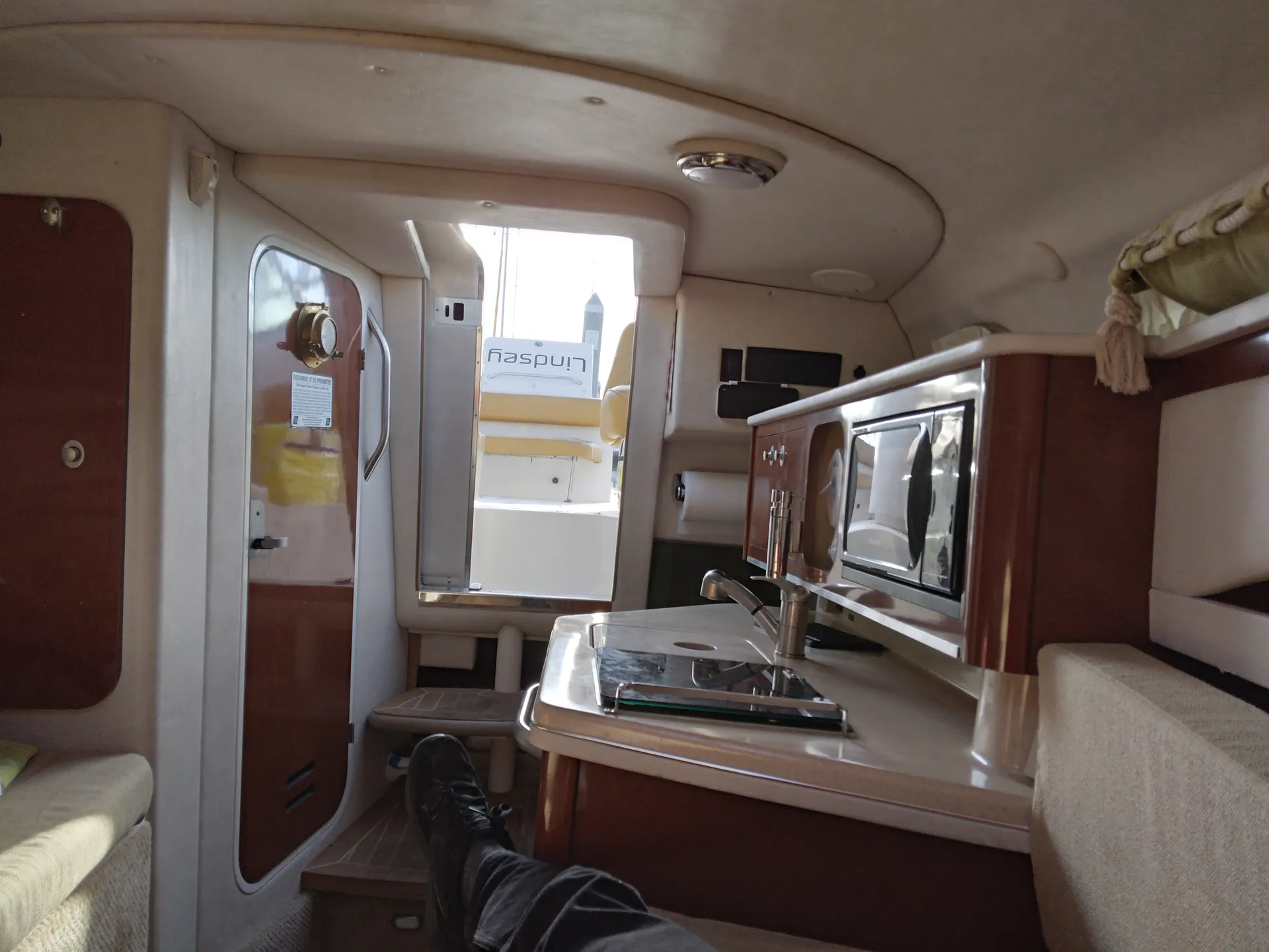 Sea Ray Boats 270 Amberjack in Huntington Beach, CA — photo 7