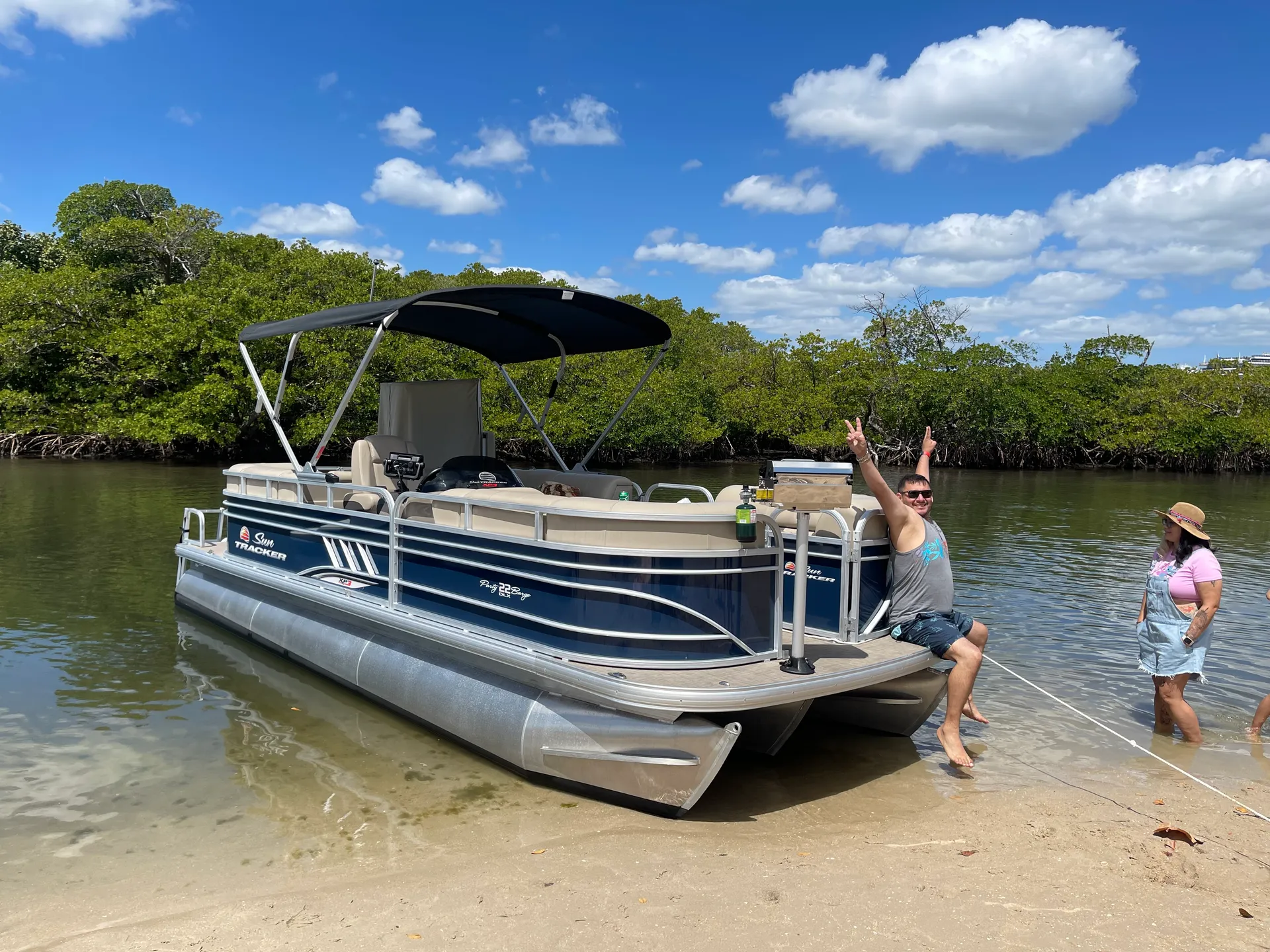 22' Sun Tracker Tritoon 200HP (Gas Partially Inluded)