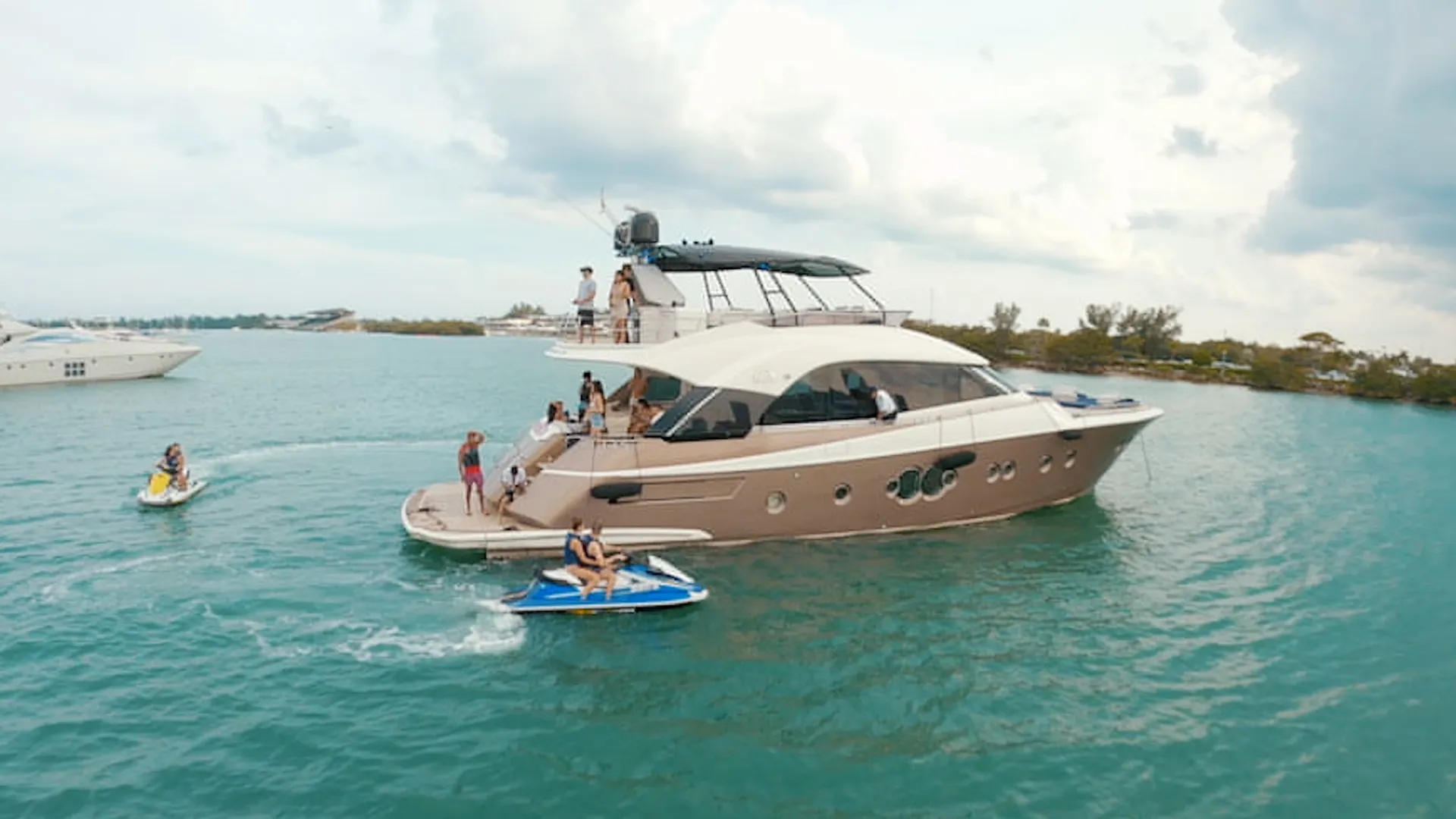 Monte Carlo 70 in Miami, FL — photo 3