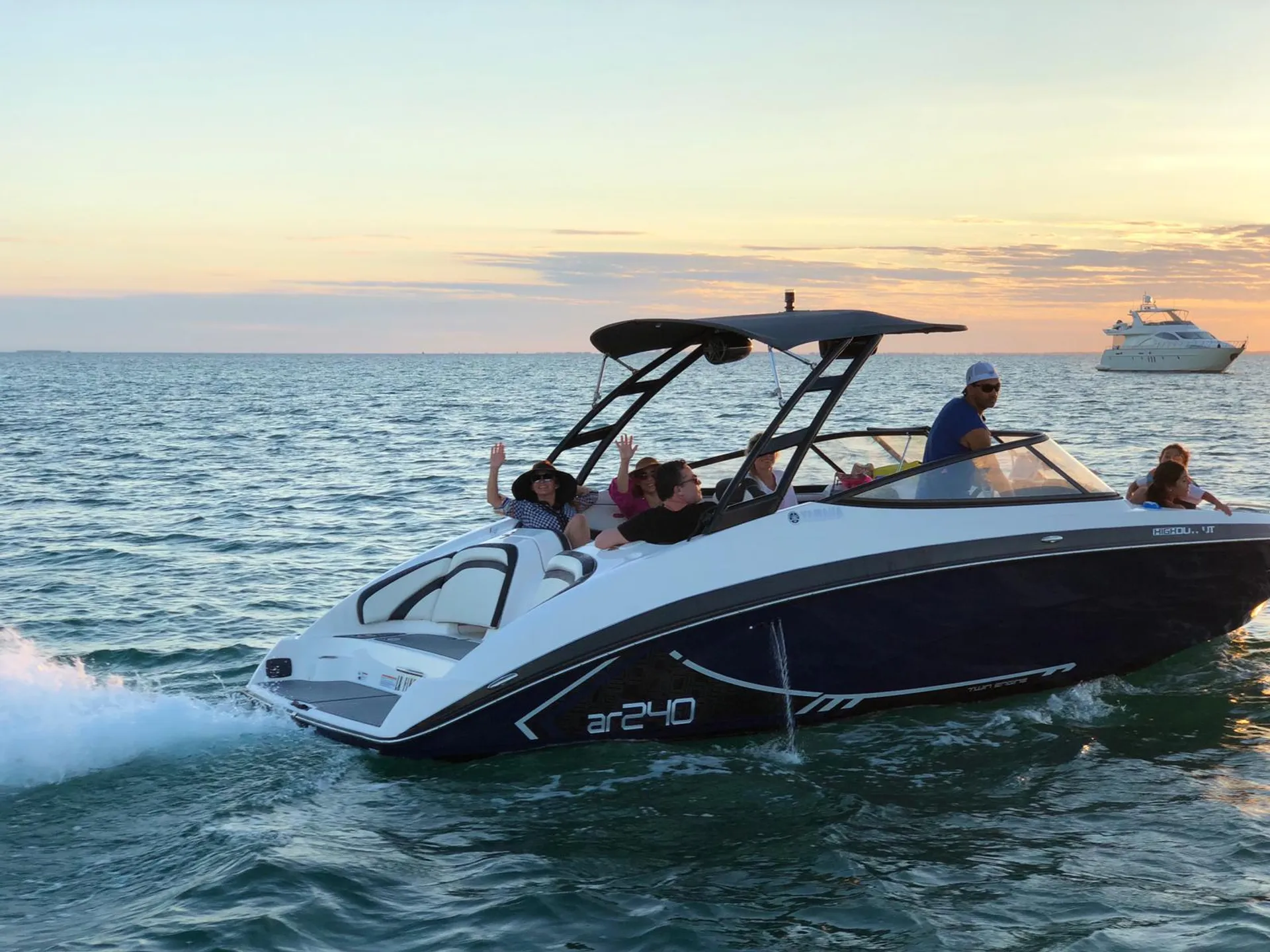 YAMAHA AR240 HIGH OUTPUT W/TRAILER in Key Biscayne, FL — photo 10