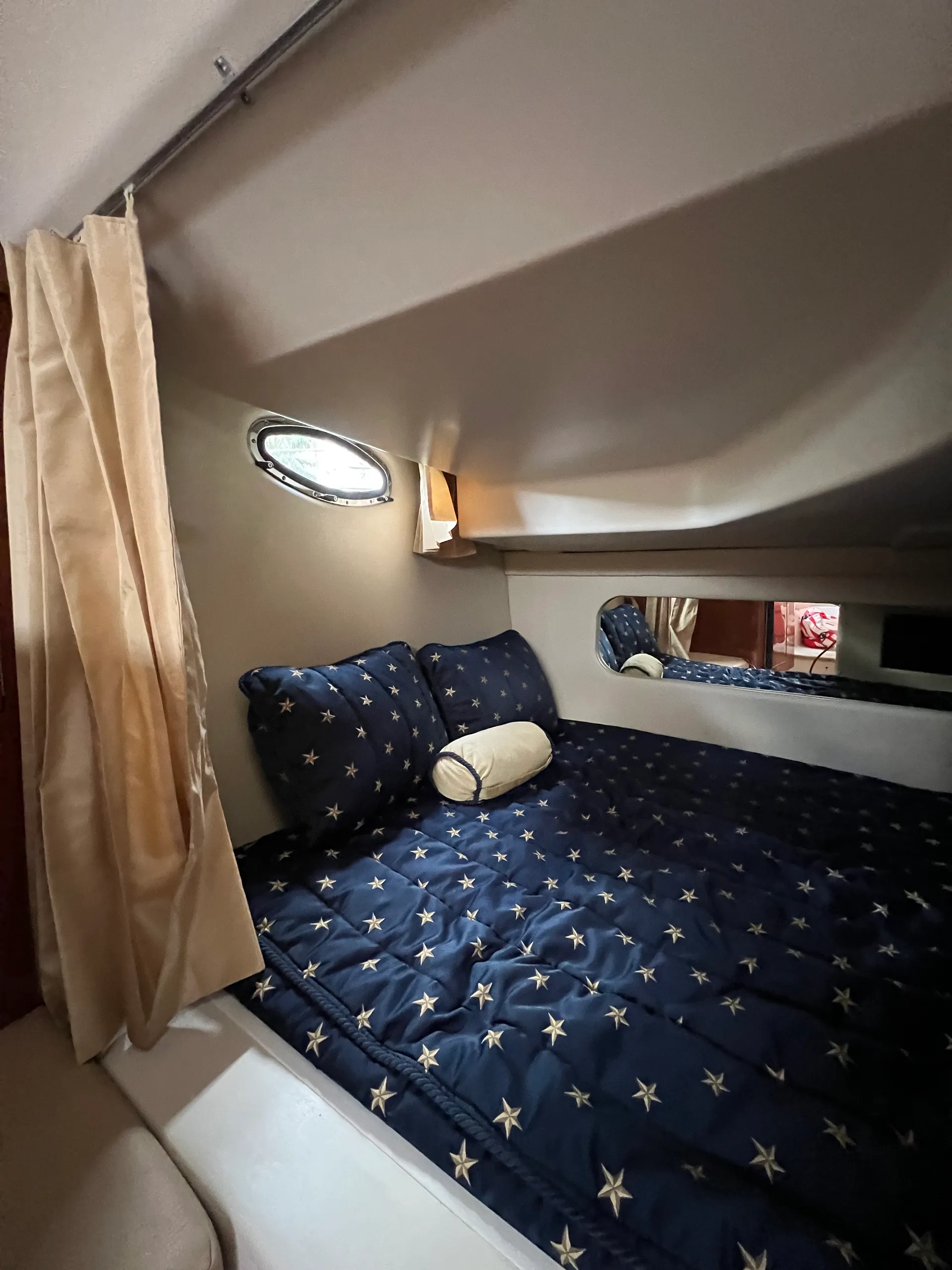 Regal Boats 2860 Window Express Volvo in Miami, FL — photo 8