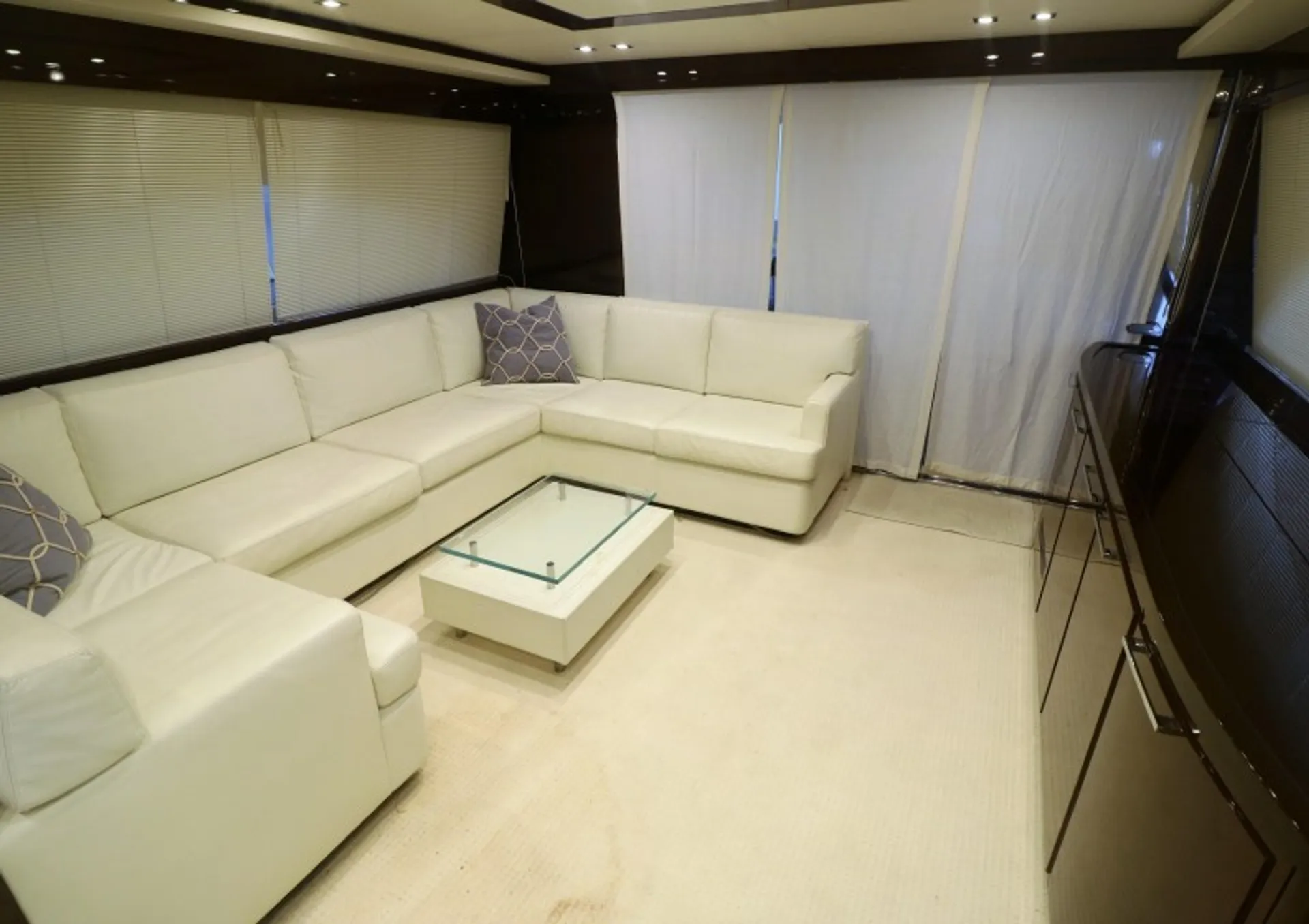 Ocean Yachts 65 Uniesse in Tampa, FL — photo 10