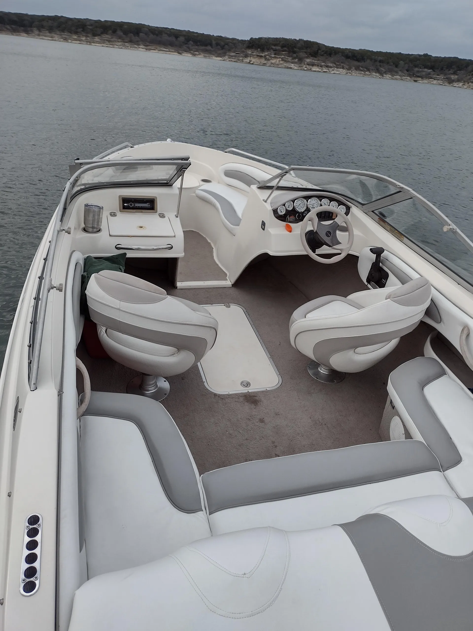 Stingray Boats 195LX Open Bow in Morgan's Point Resort, TX — photo 4