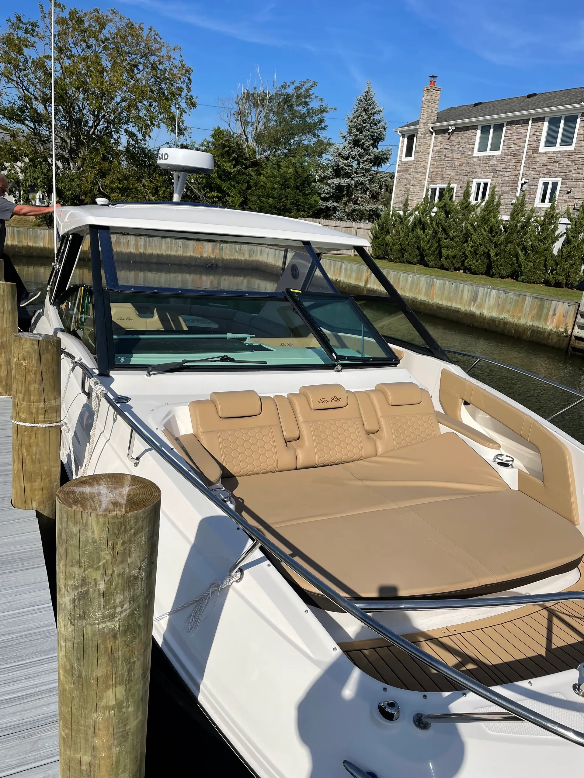 SEA RAY BOATS SUNDANCER 320 OB in Huntington, NY — photo 4