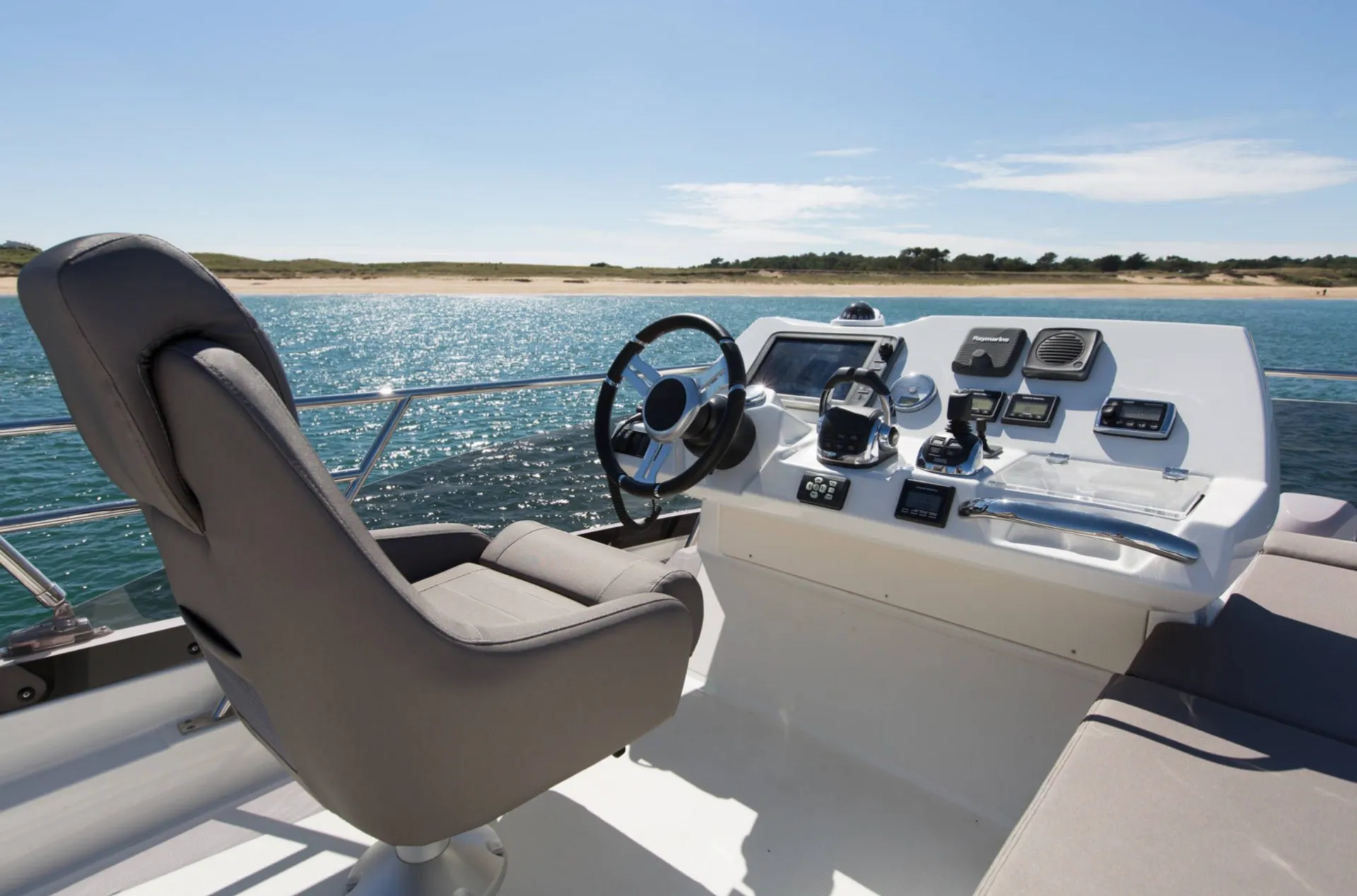 Prestige 420 Flybridge in St. Petersburg, FL — photo 5