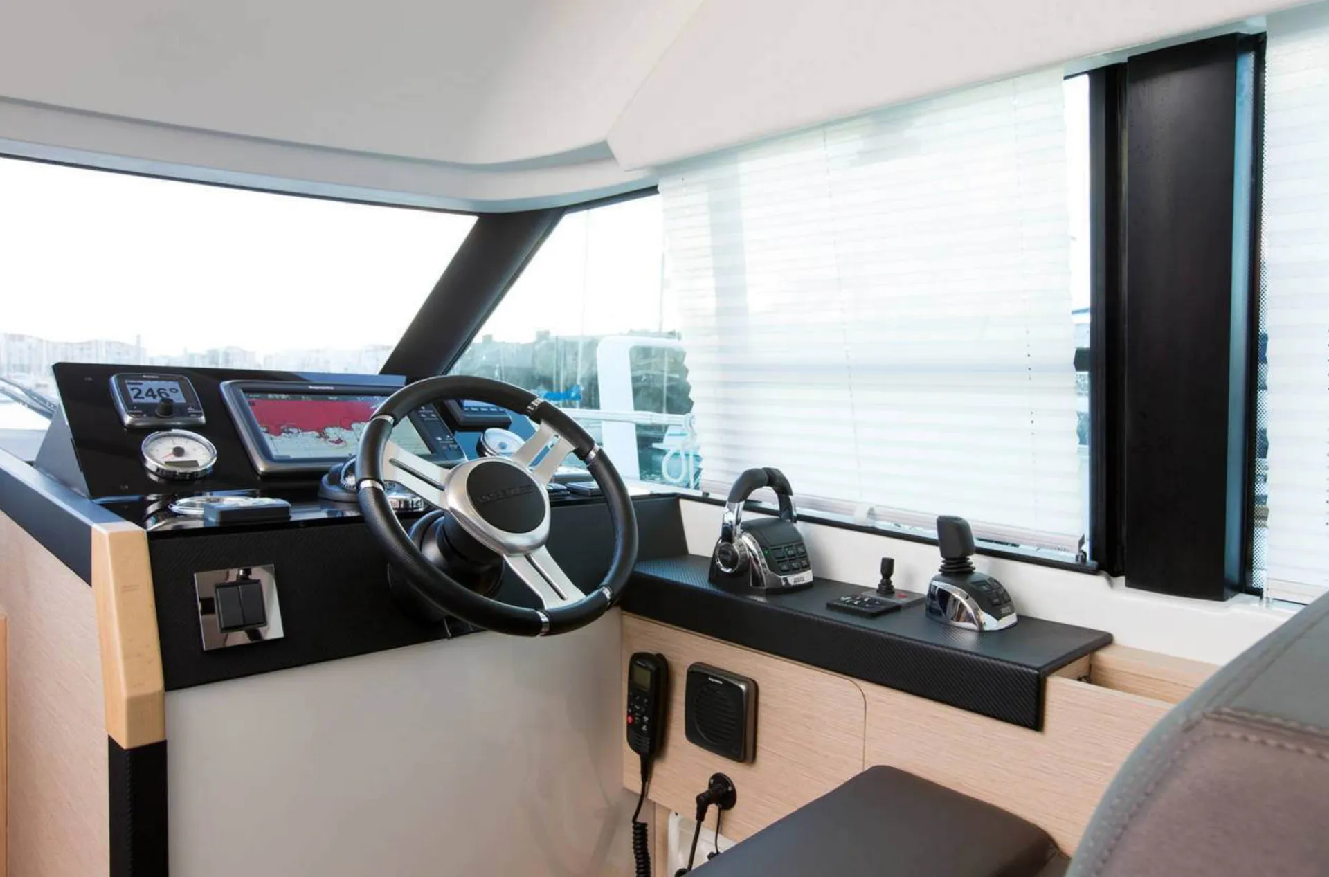Prestige 420 Flybridge in St. Petersburg, FL — photo 9