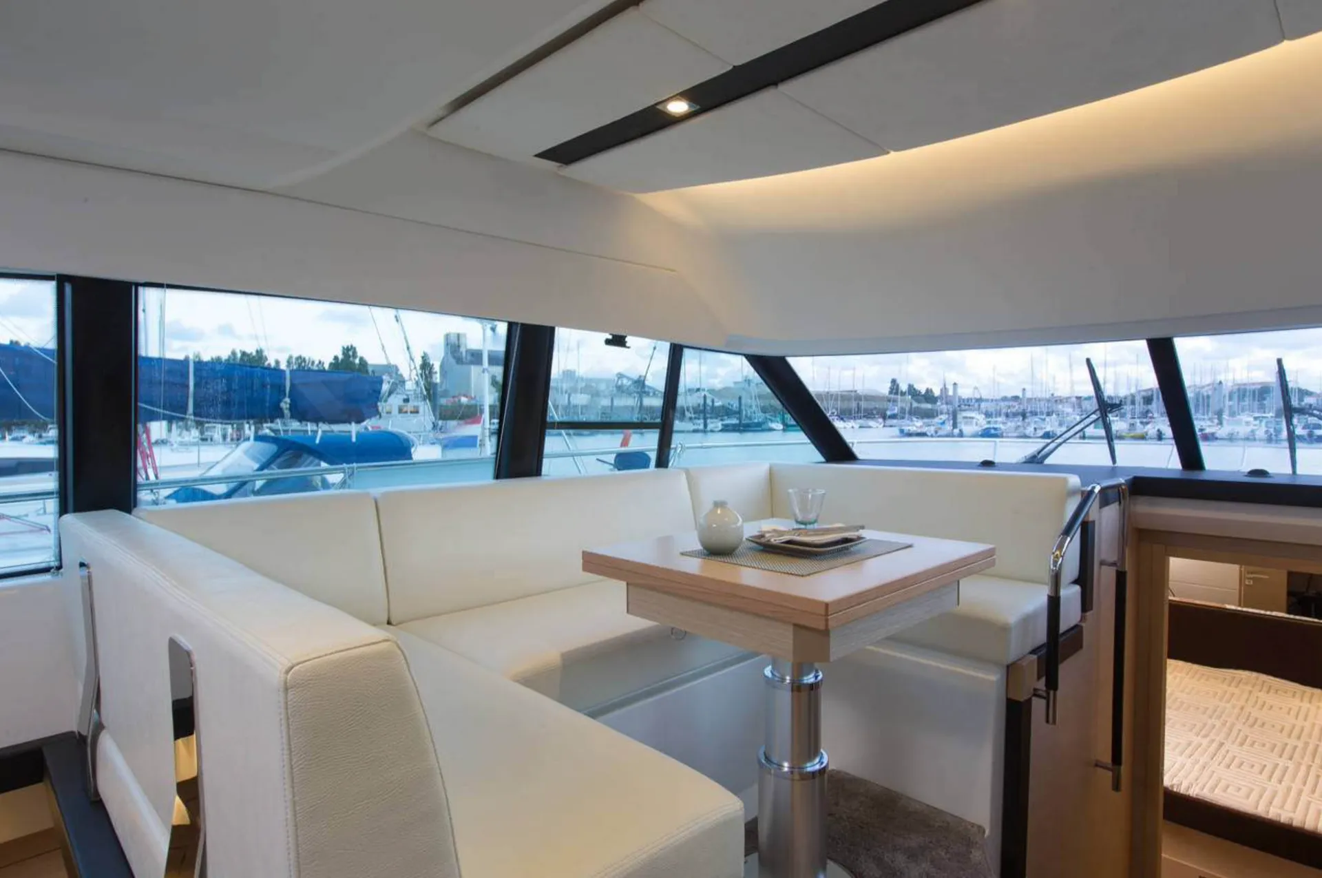 Prestige 420 Flybridge in St. Petersburg, FL — photo 8