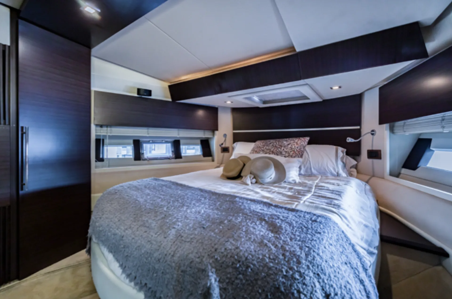 Azimut 48' Flybridge in Tampa, FL — photo 9