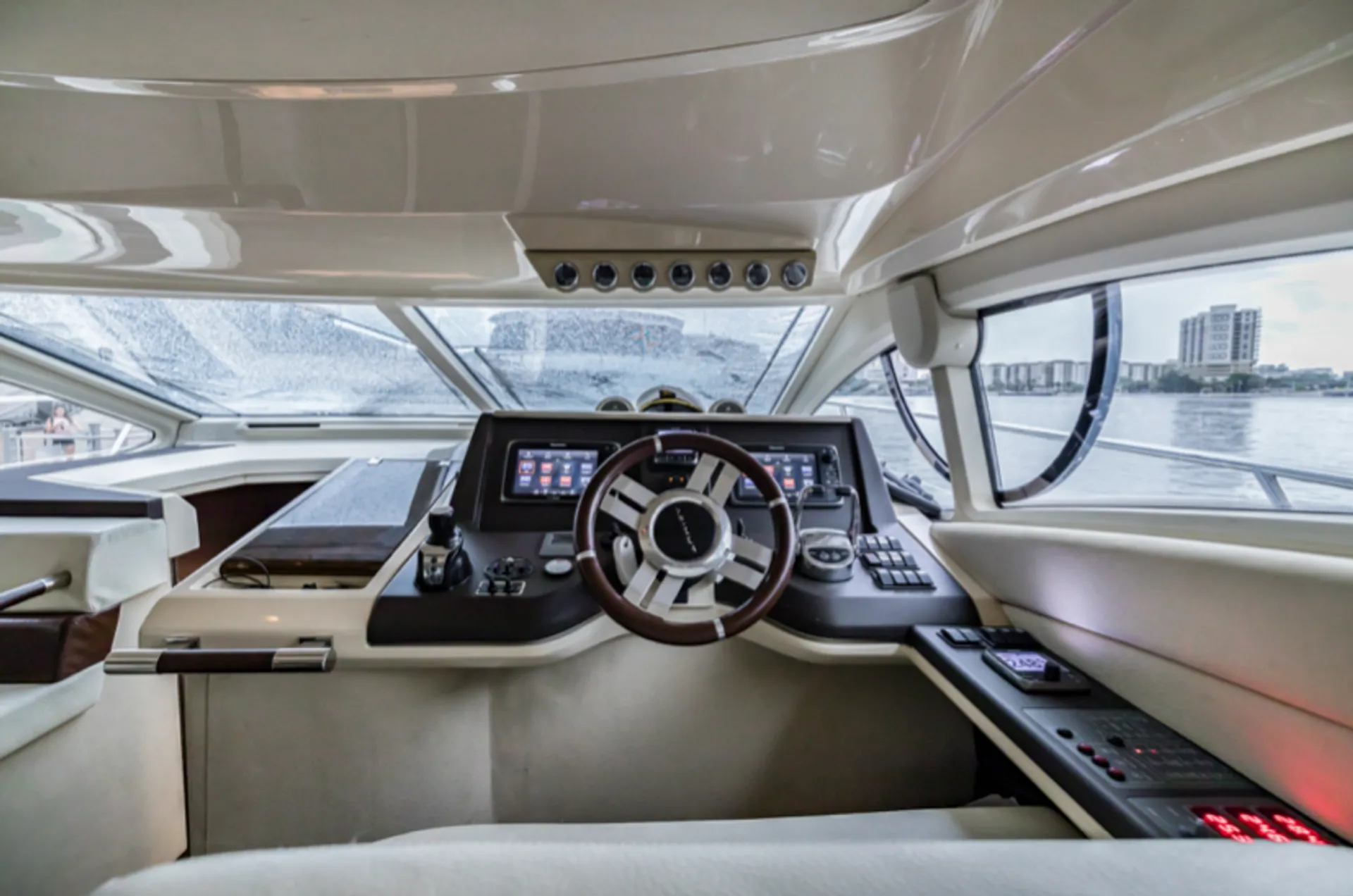 Azimut 48' Flybridge in Tampa, FL — photo 4