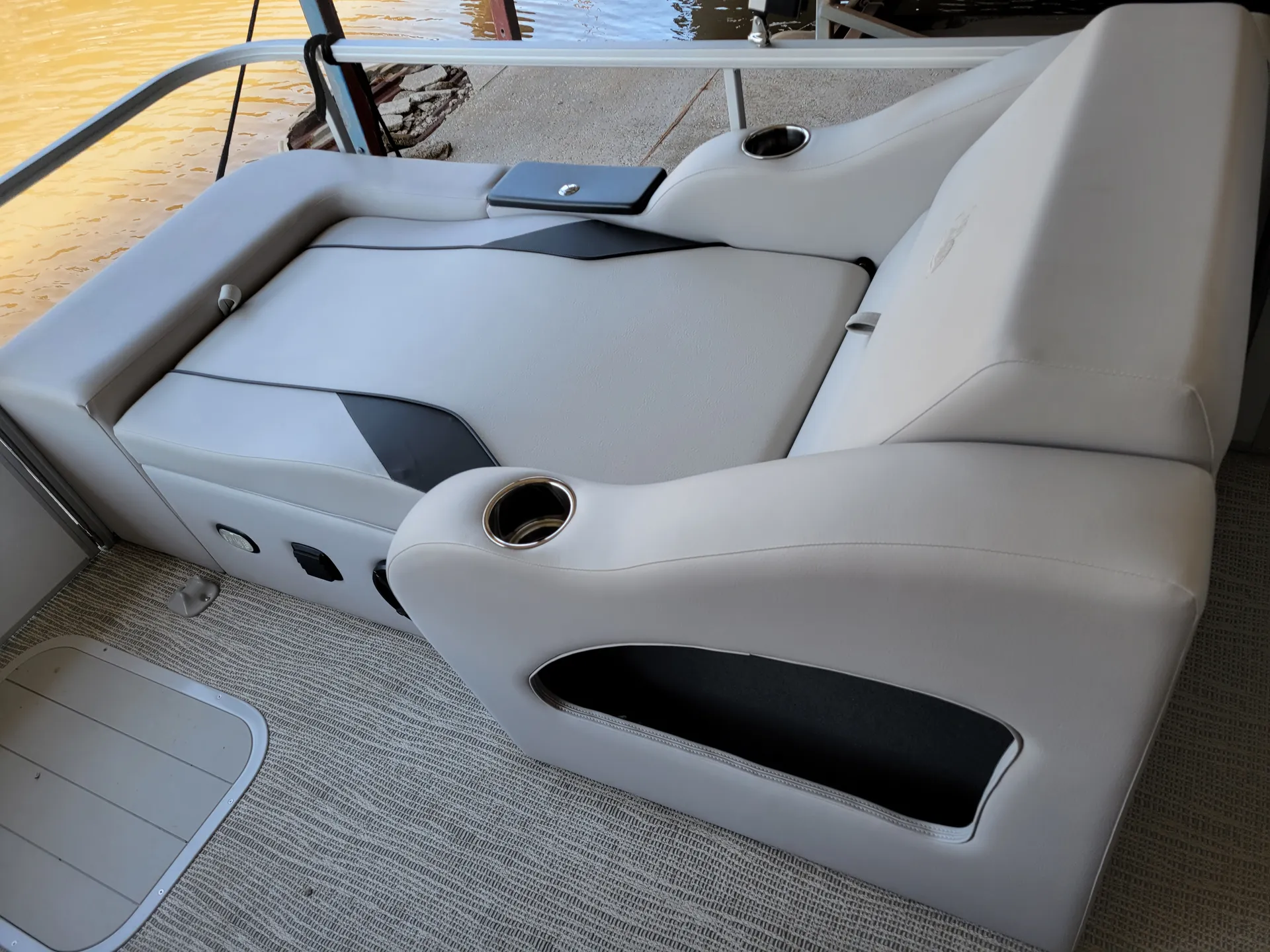 2021 Tritoon Ready for fishing, tubing & memories