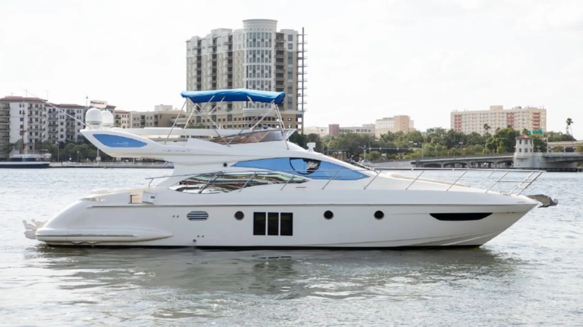 Azimut 48' Flybridge in Tampa, FL
