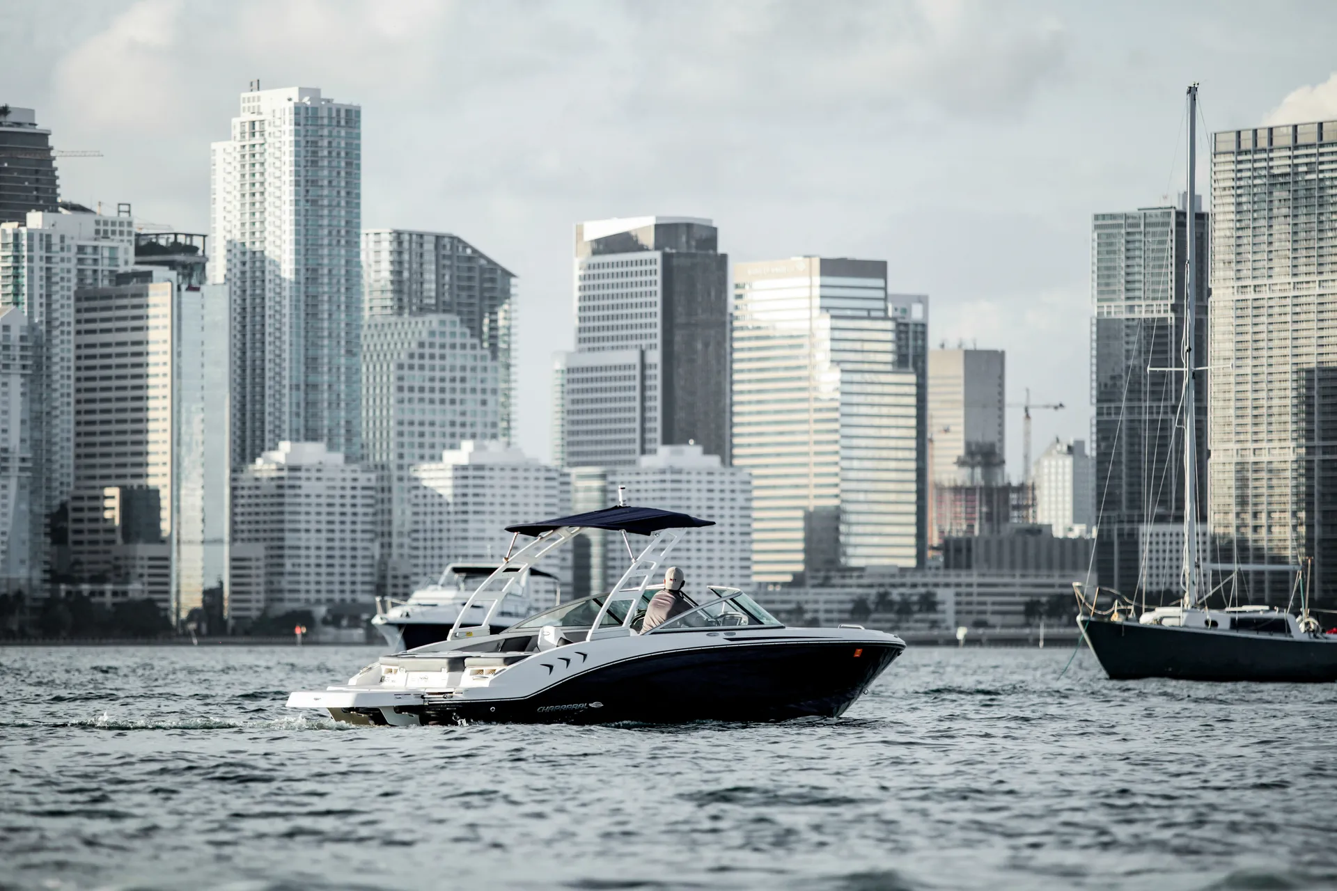 Chaparral Boats SSI 21 in Miami Beach, FL — photo 3