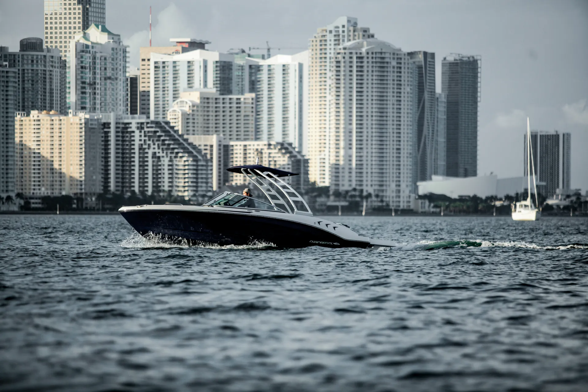 Chaparral Boats SSI 21 in Miami Beach, FL — photo 4