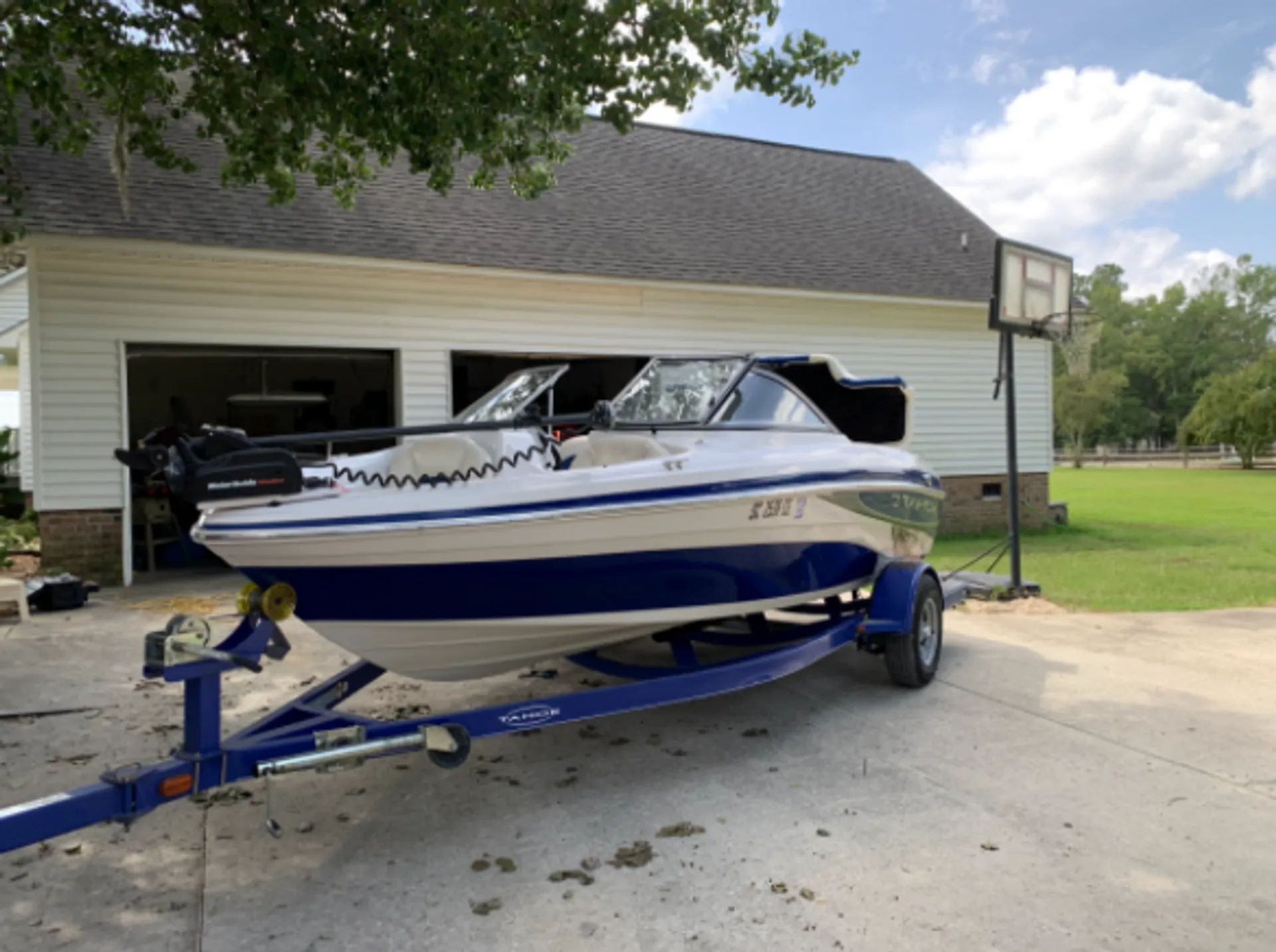 Tahoe by Tracker Marine Q4i  in Galivants Ferry, SC — photo 2