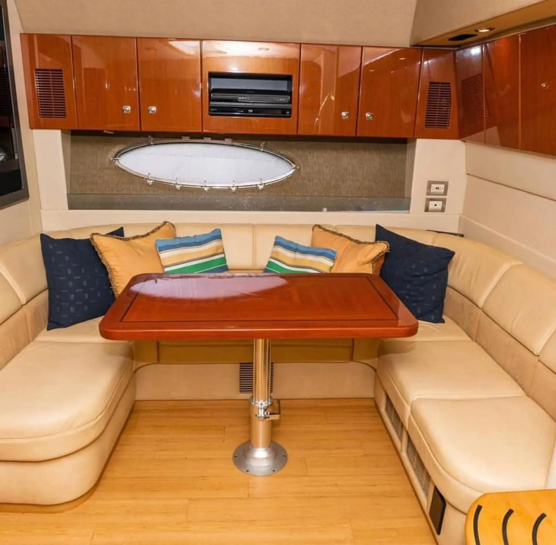 FORMULA BY THUNDERBIRD 45 YACHT in Miami, FL — photo 9