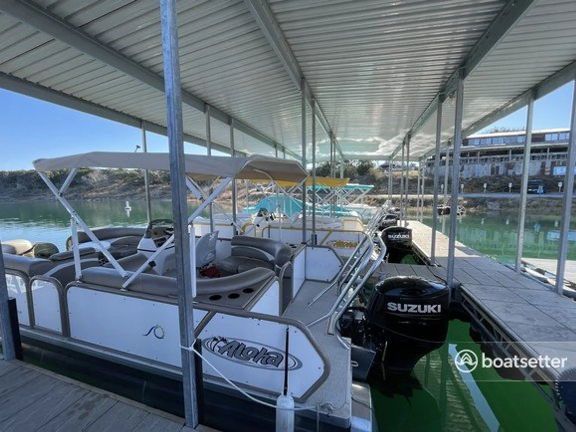 Rent the 22' Aloha Tritoon in Canyon Lake!